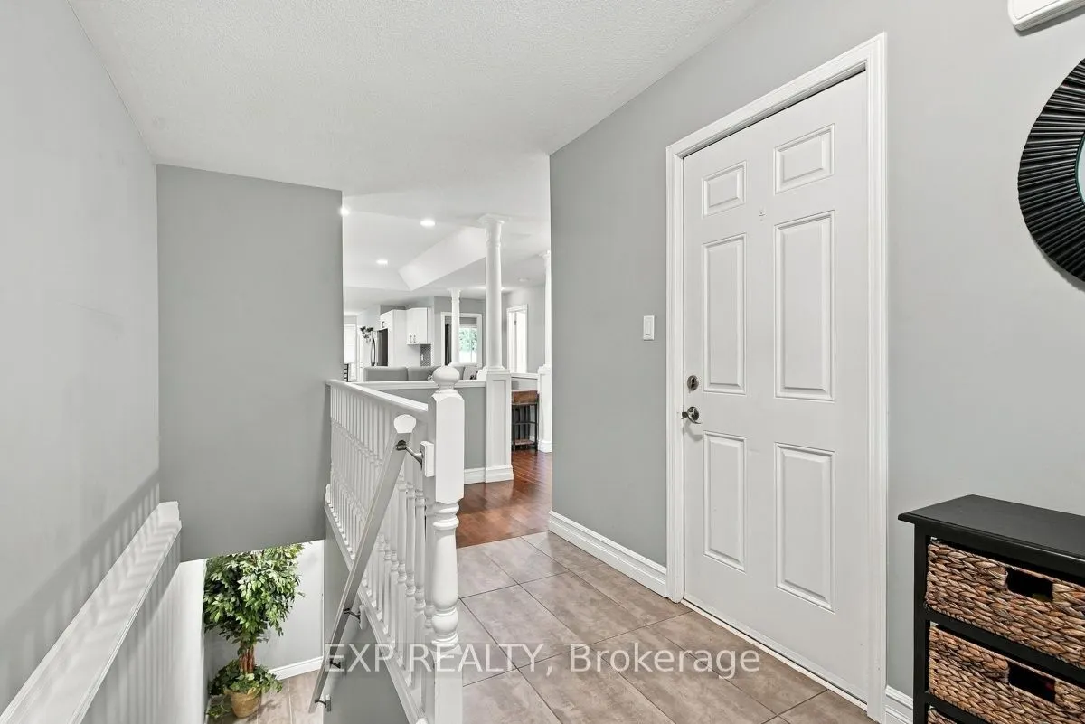 969 Bitterbush Crescent