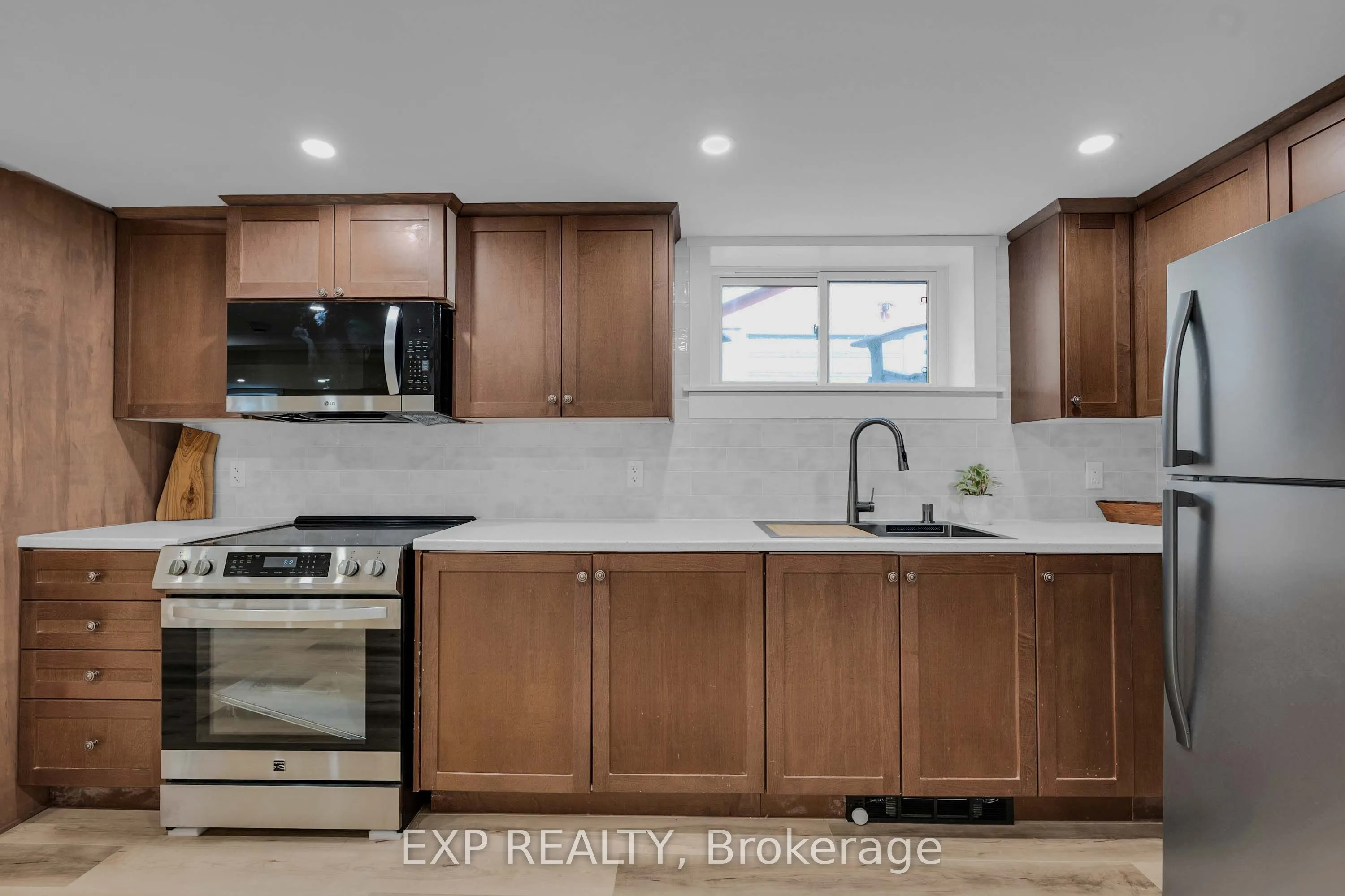 314 First Avenue E #(LOWER LEVEL)