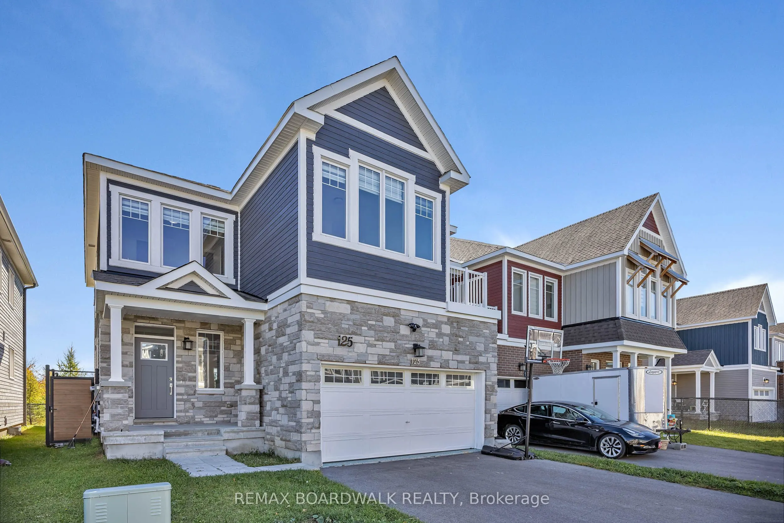 125 Hackamore Crescent
