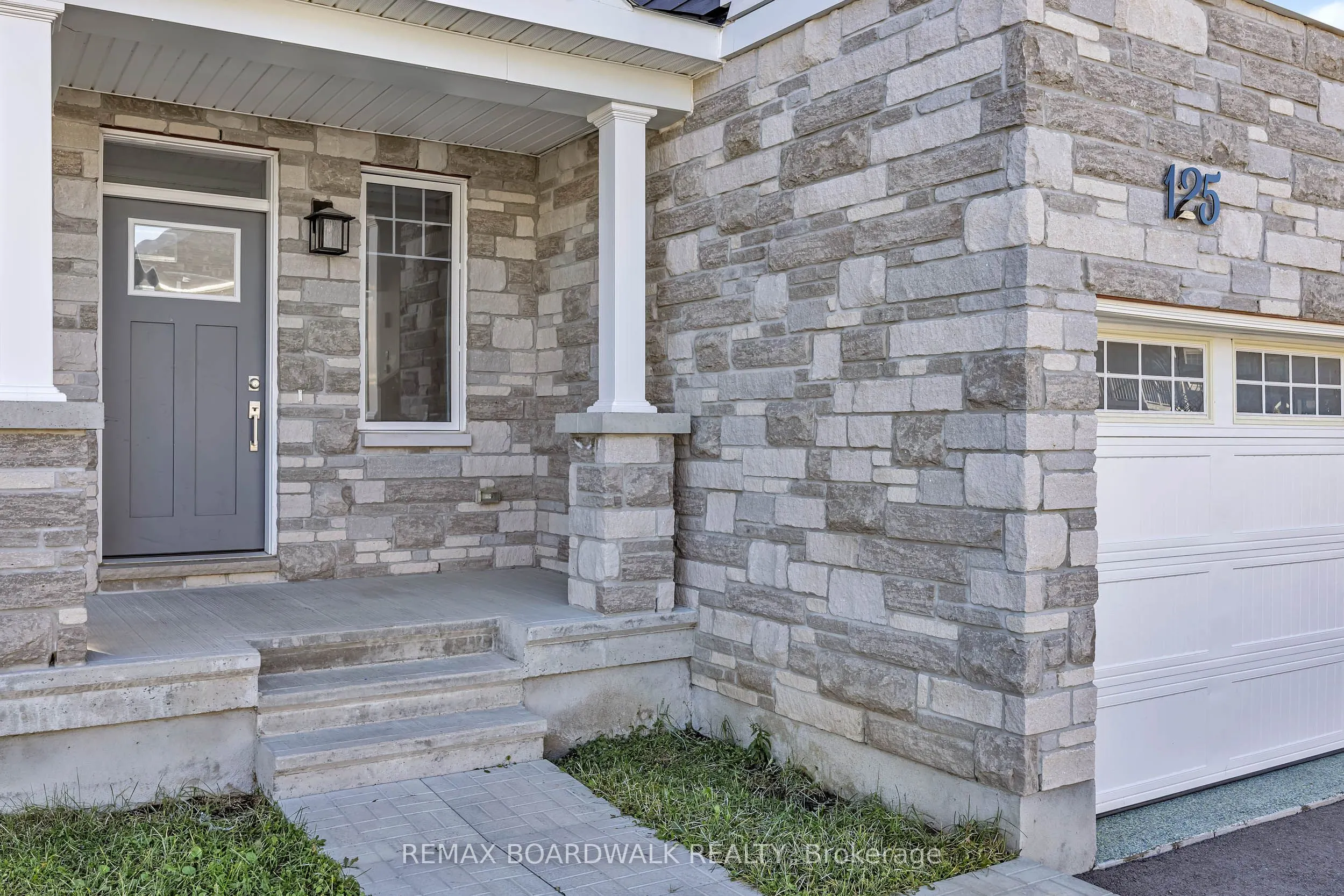 125 Hackamore Crescent