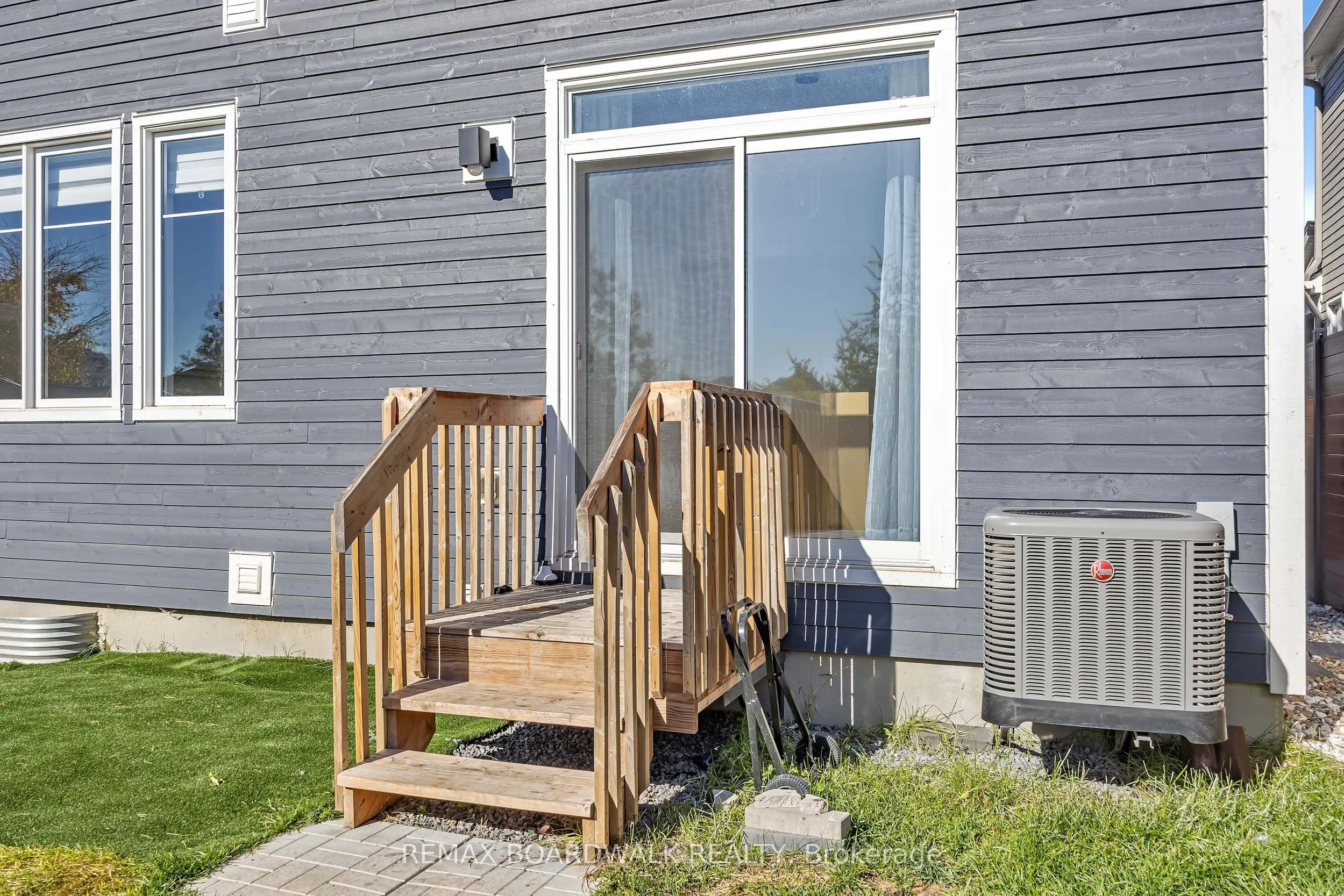 125 Hackamore Crescent