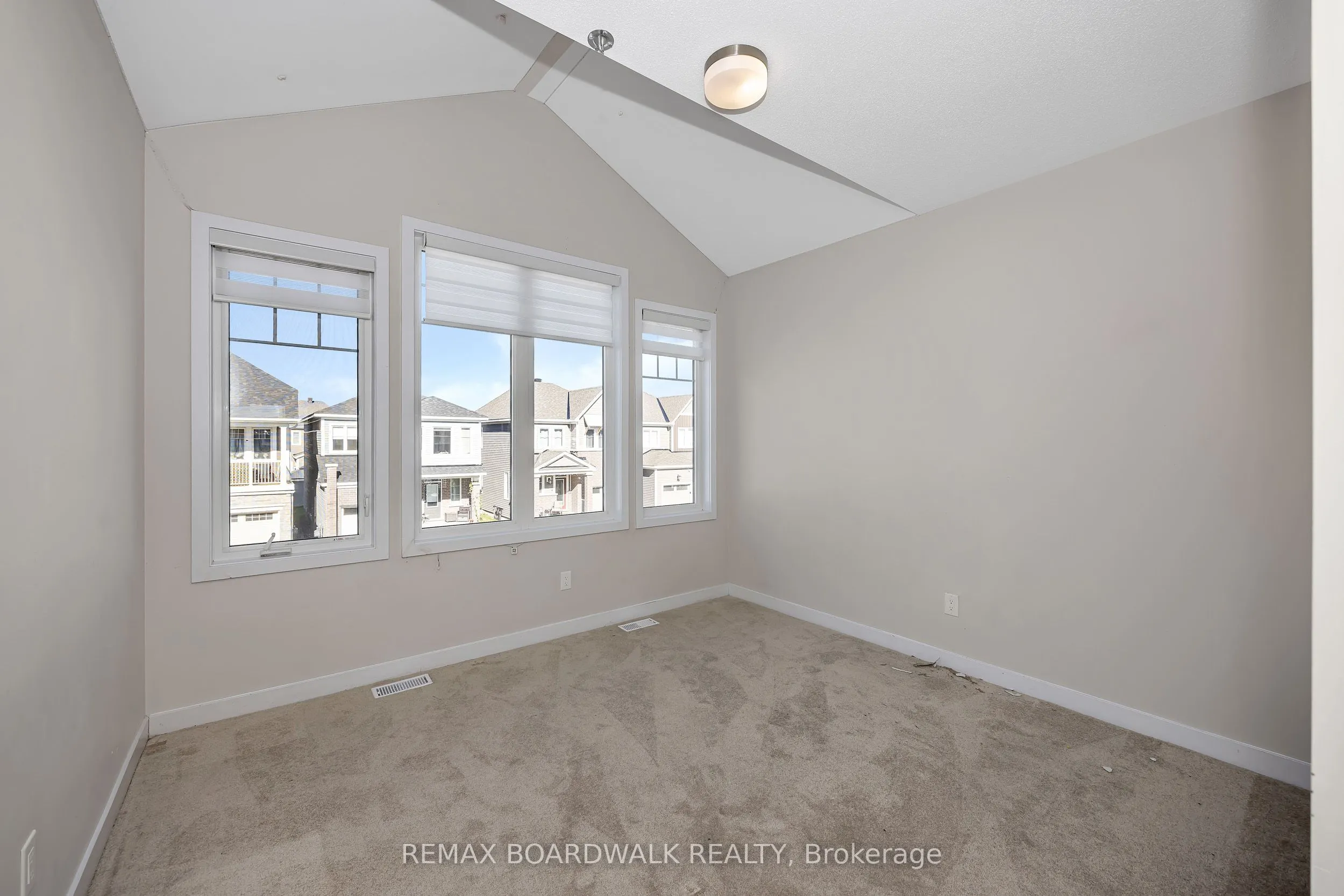 125 Hackamore Crescent