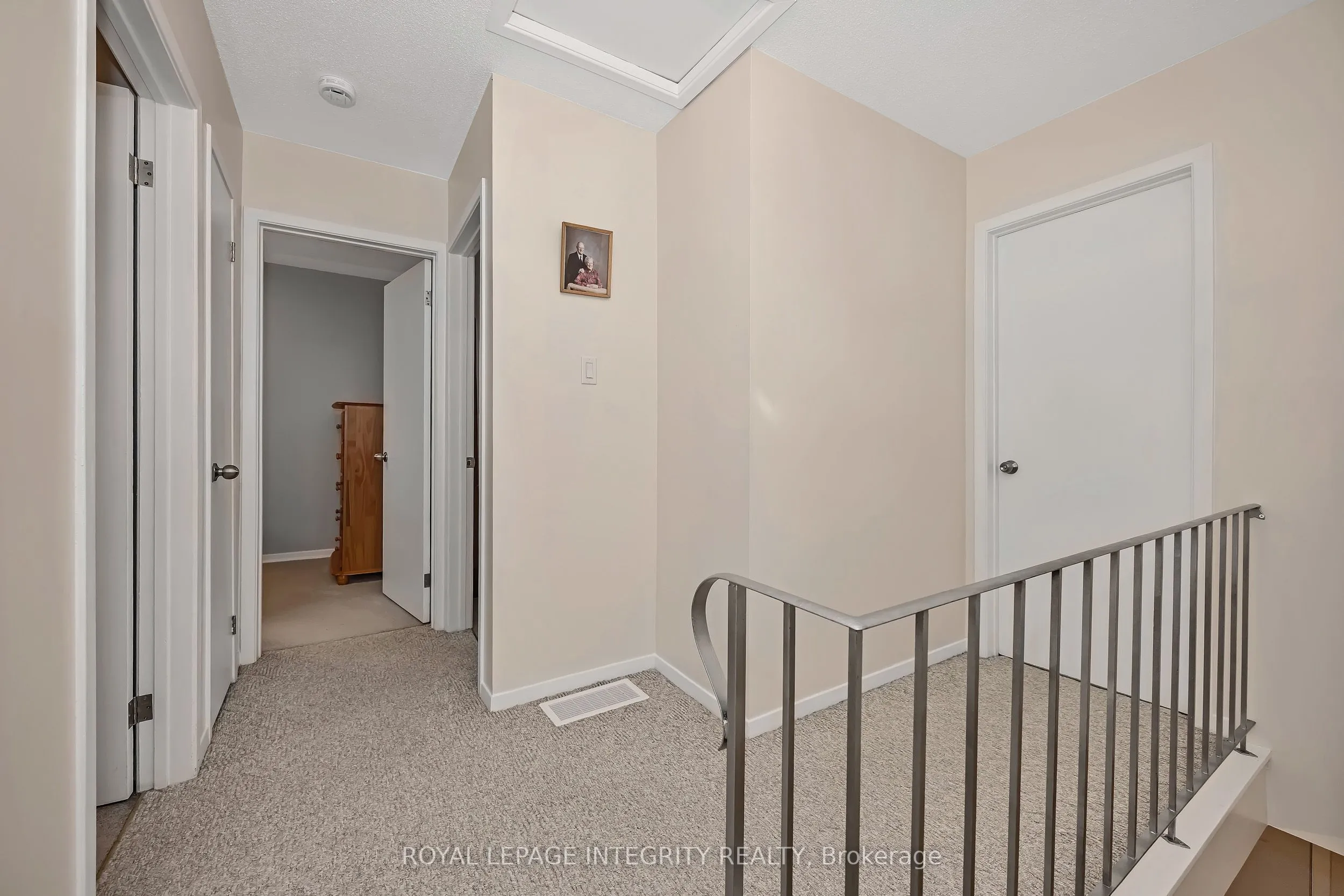 262 Edward Street S