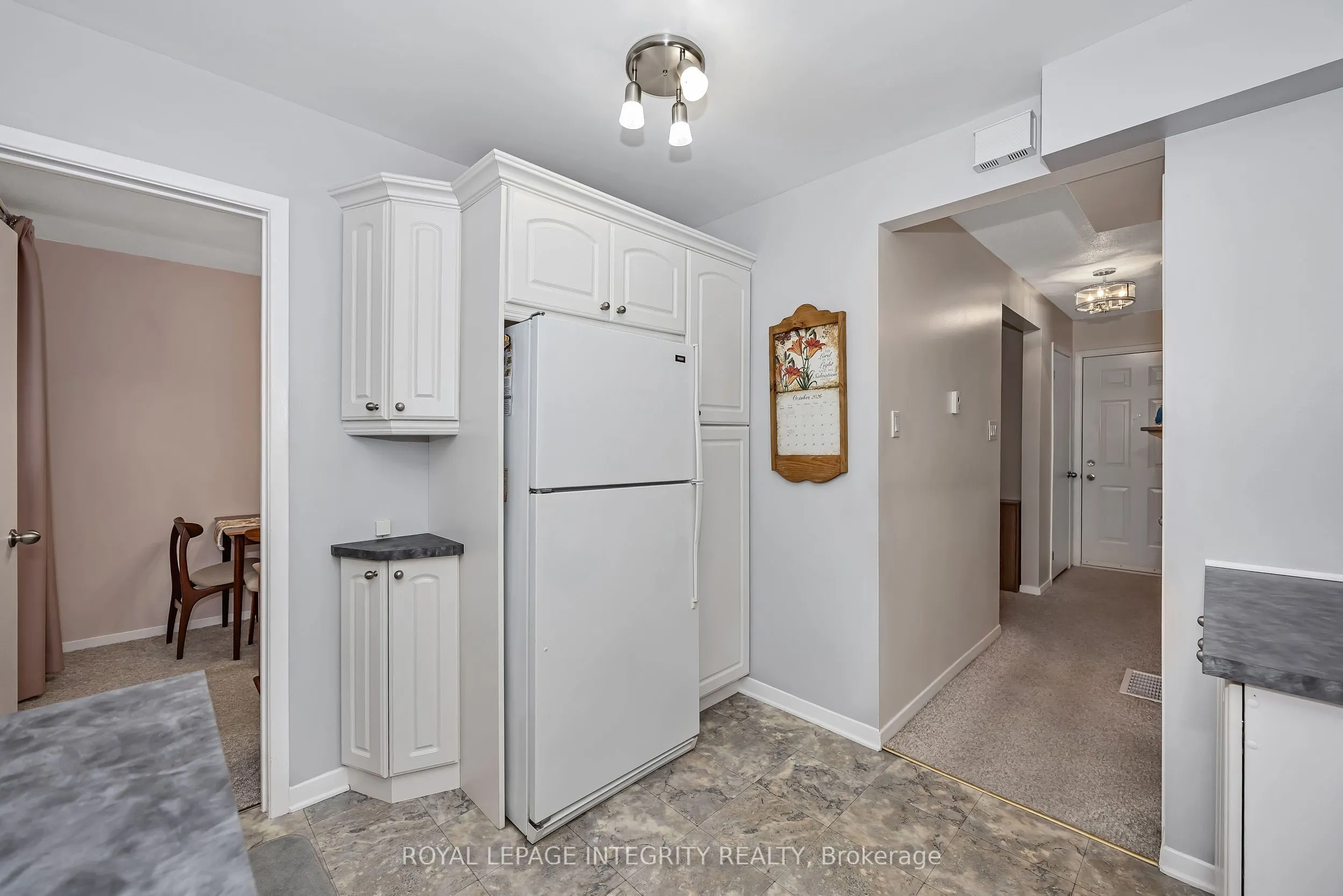 262 Edward Street S
