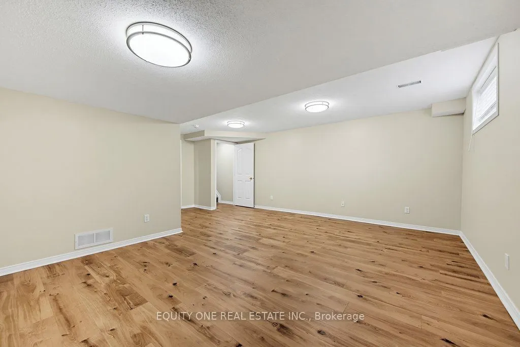 345 Applecross Crescent