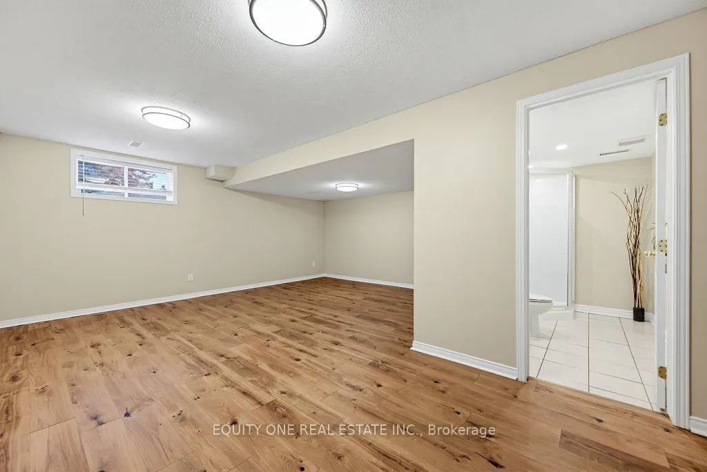 345 Applecross Crescent