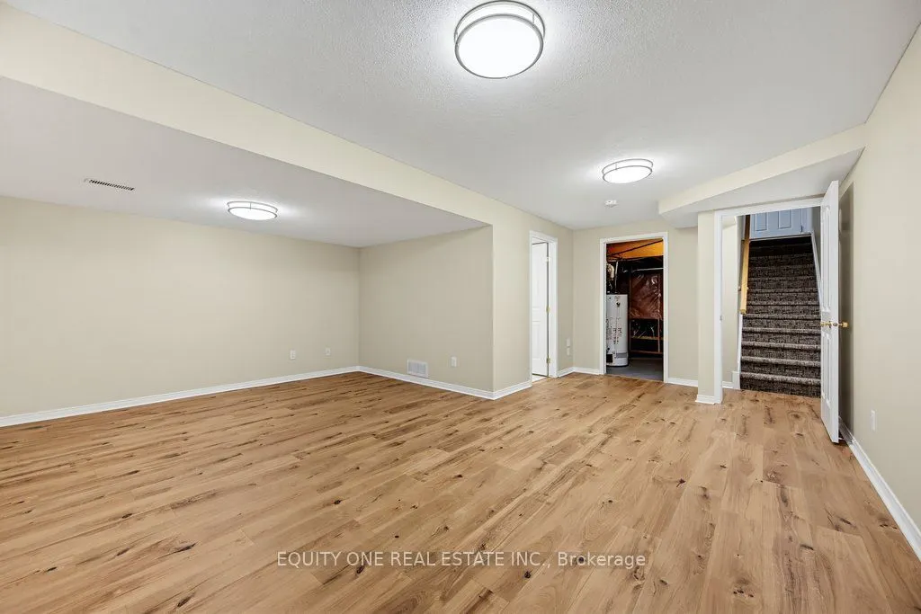 345 Applecross Crescent