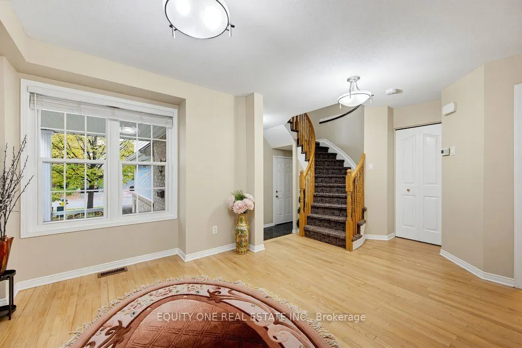 345 Applecross Crescent