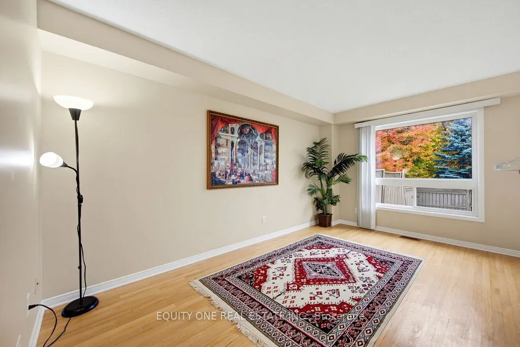 345 Applecross Crescent