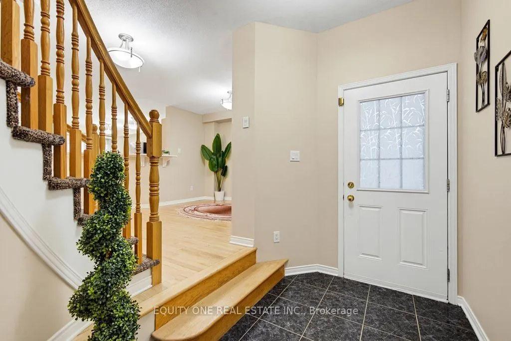 345 Applecross Crescent
