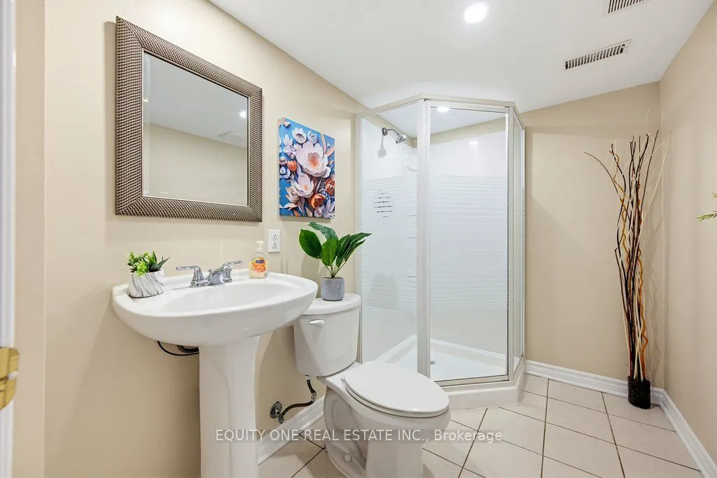 345 Applecross Crescent