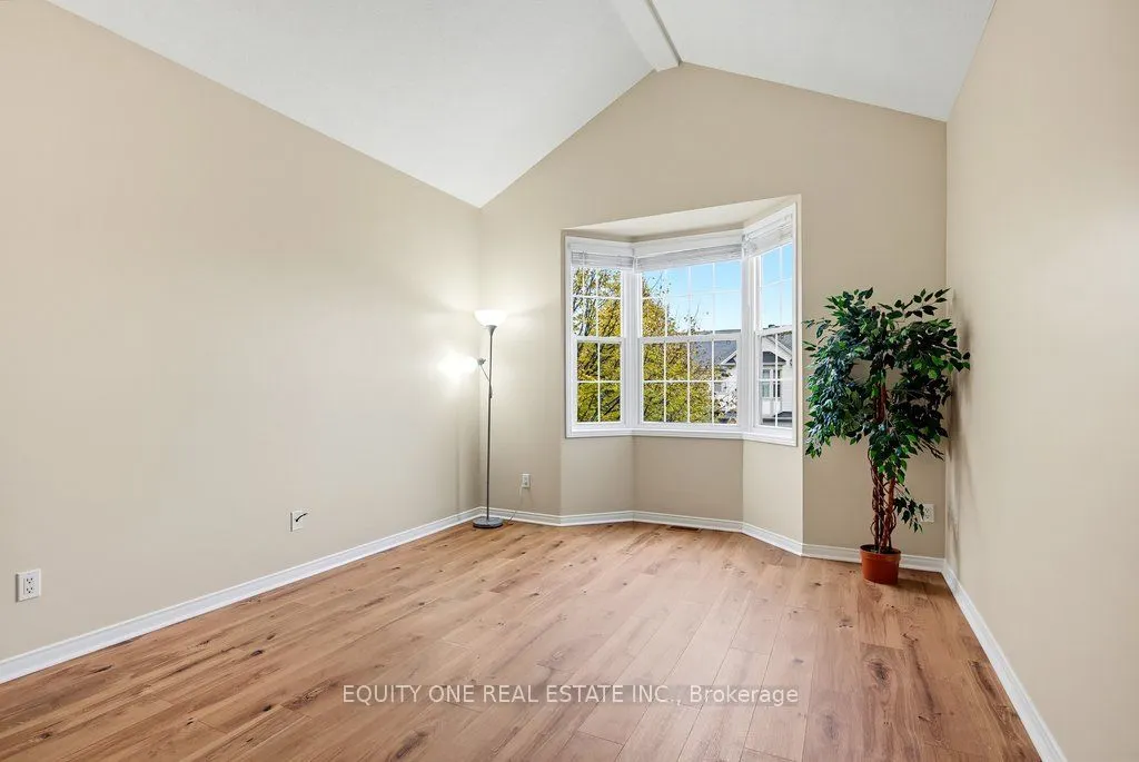 345 Applecross Crescent