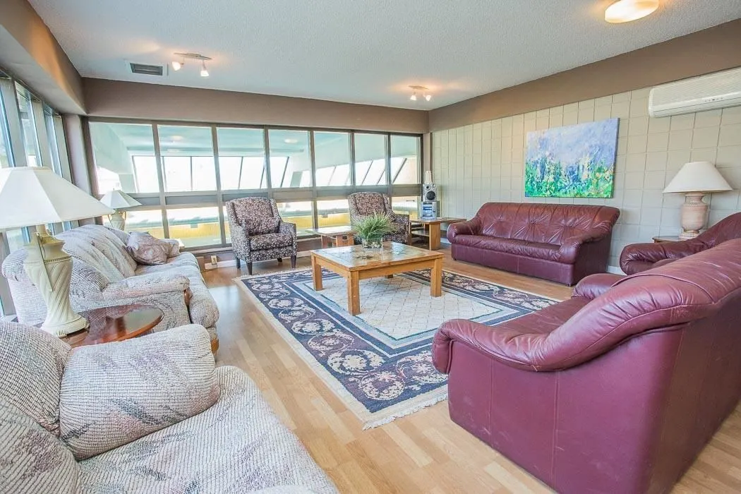 1139 Queen Street E #1107