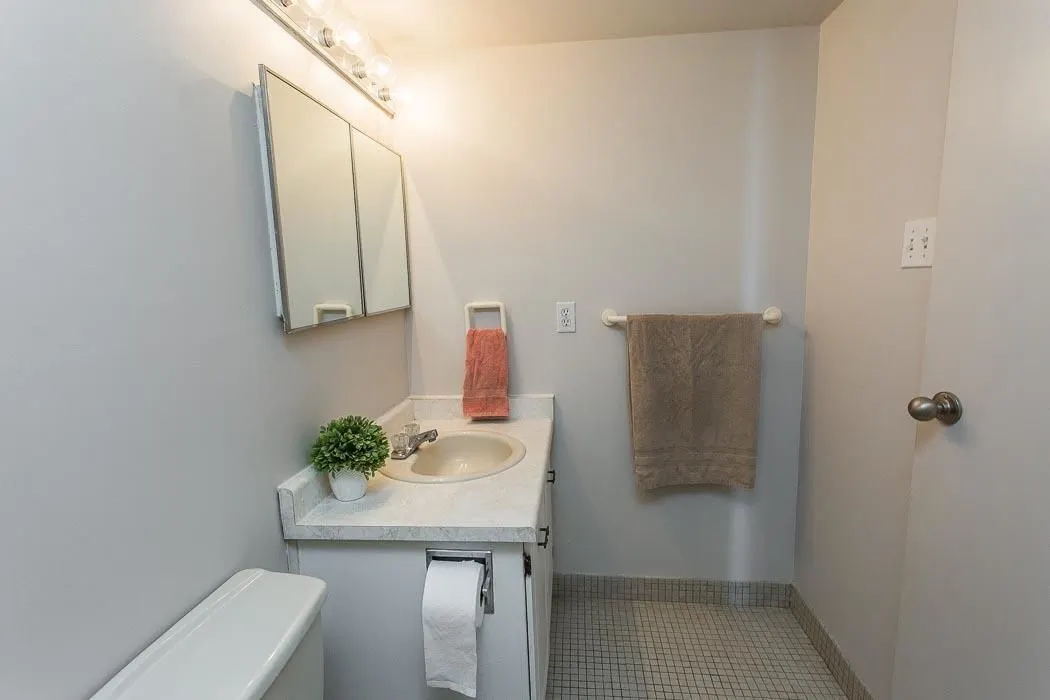 1139 Queen Street E #1107