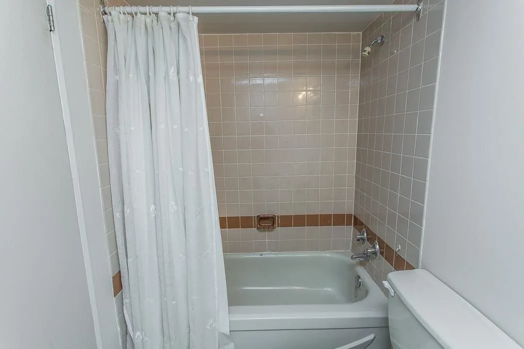 1139 Queen Street E #1107