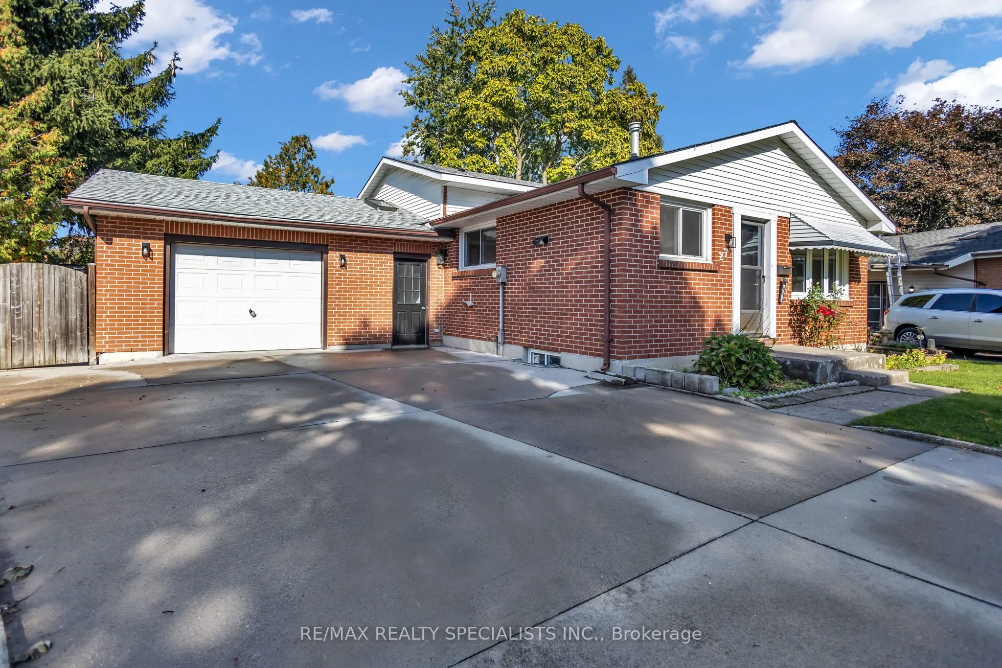27 TOULON Crescent