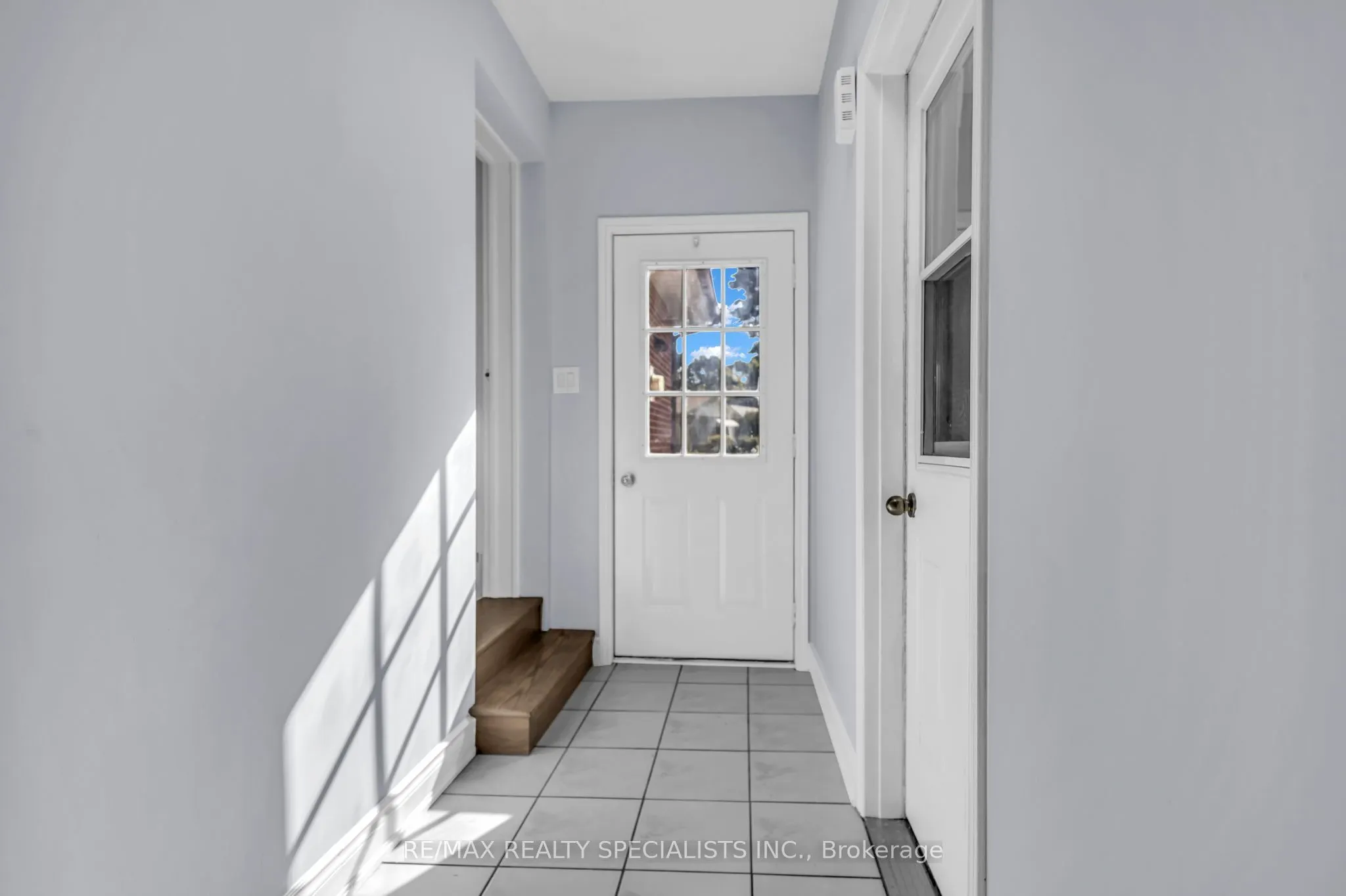 27 TOULON Crescent