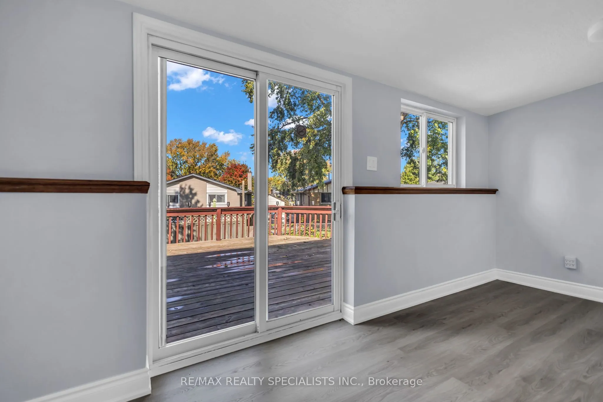 27 TOULON Crescent