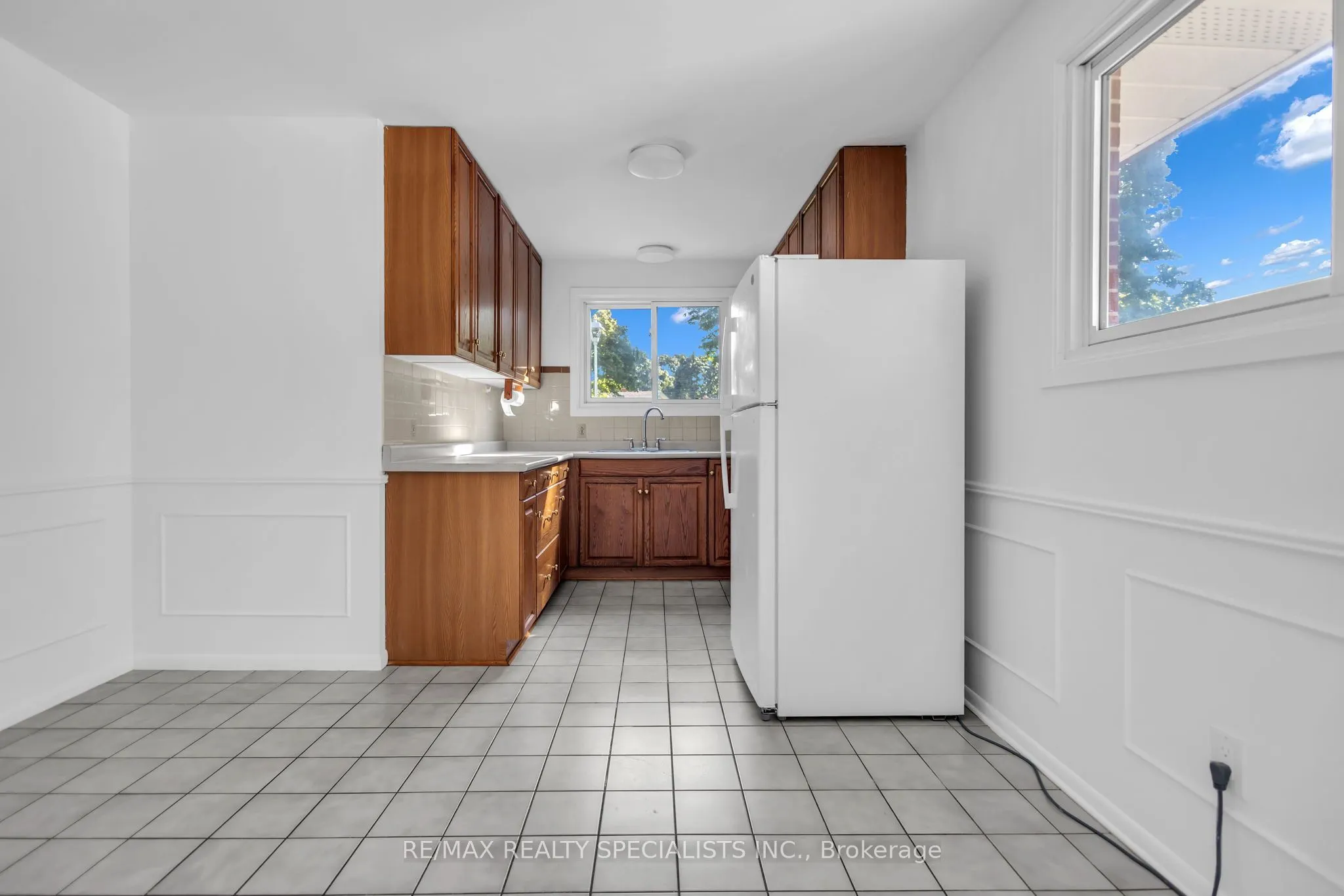 27 TOULON Crescent