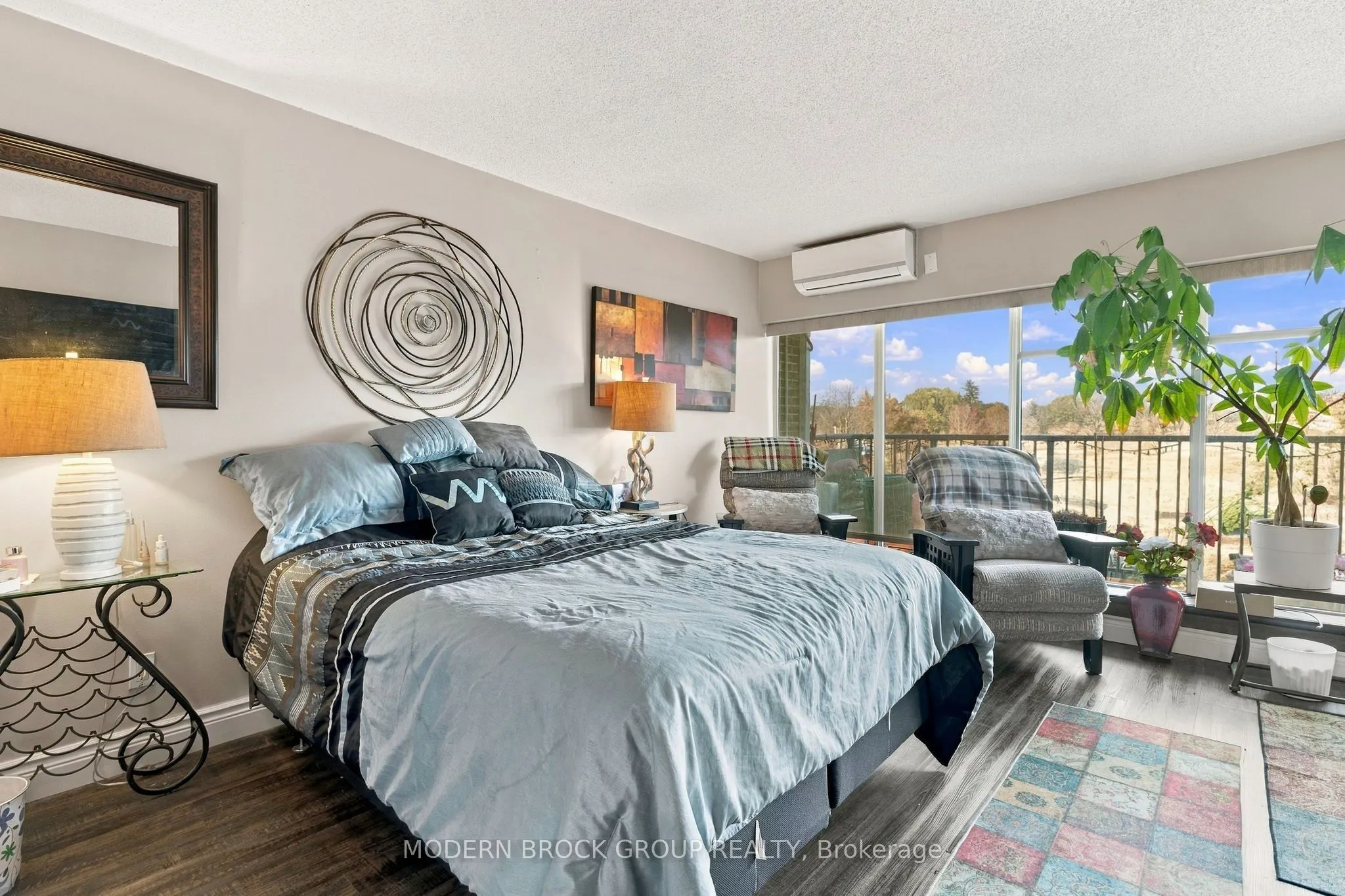 109 King Street E #902