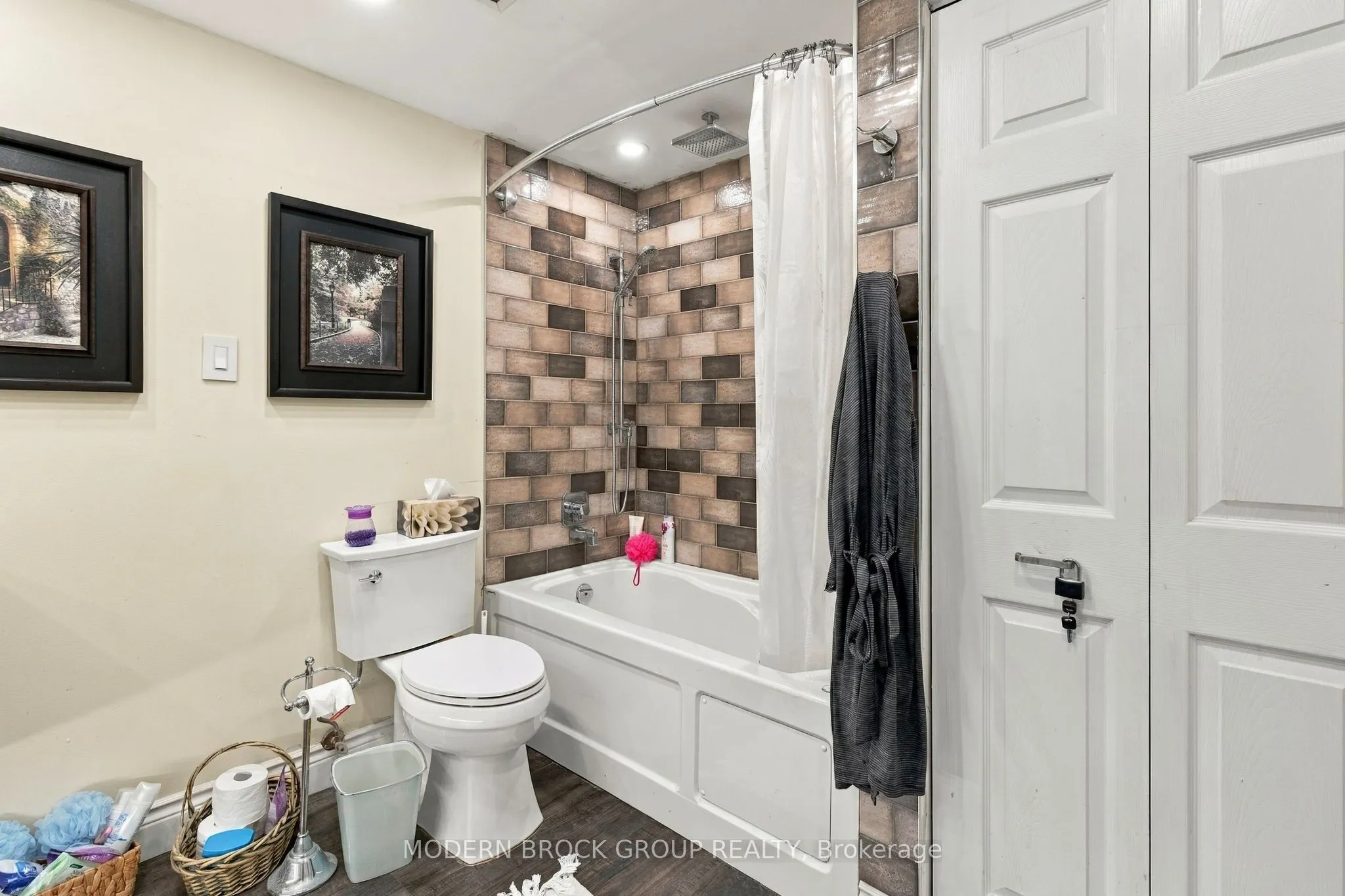 109 King Street E #902