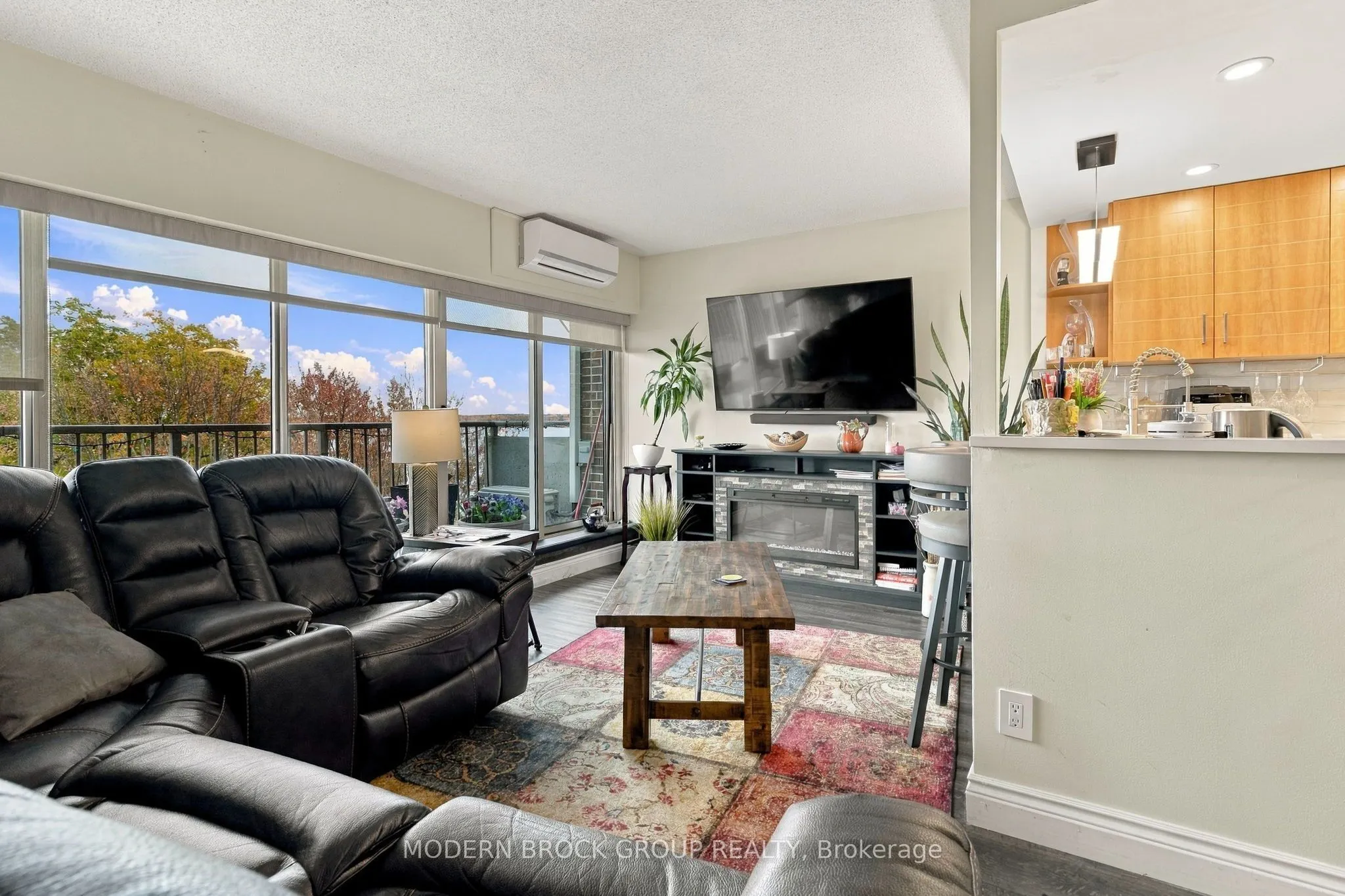 109 King Street E #902
