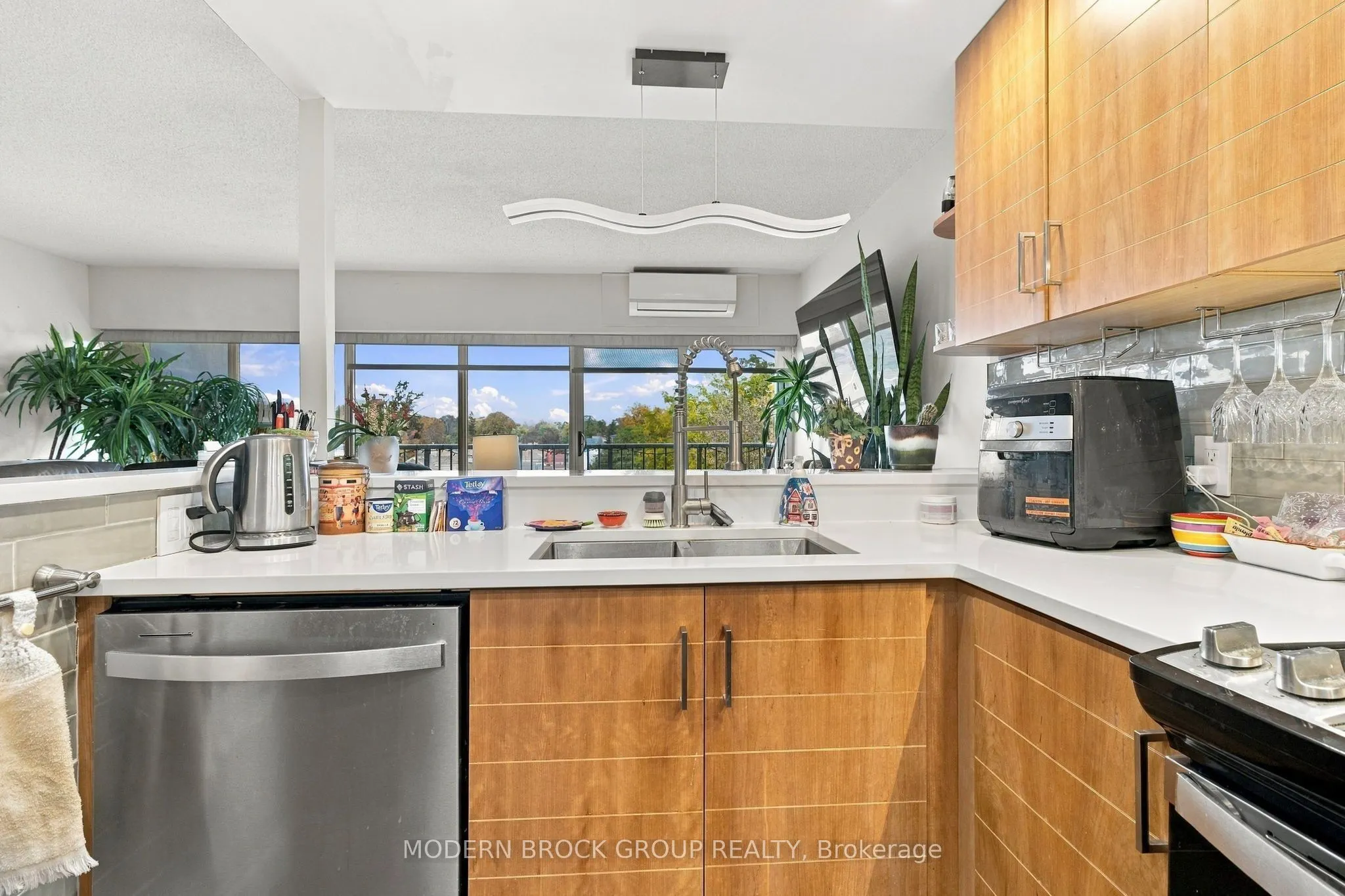 109 King Street E #902