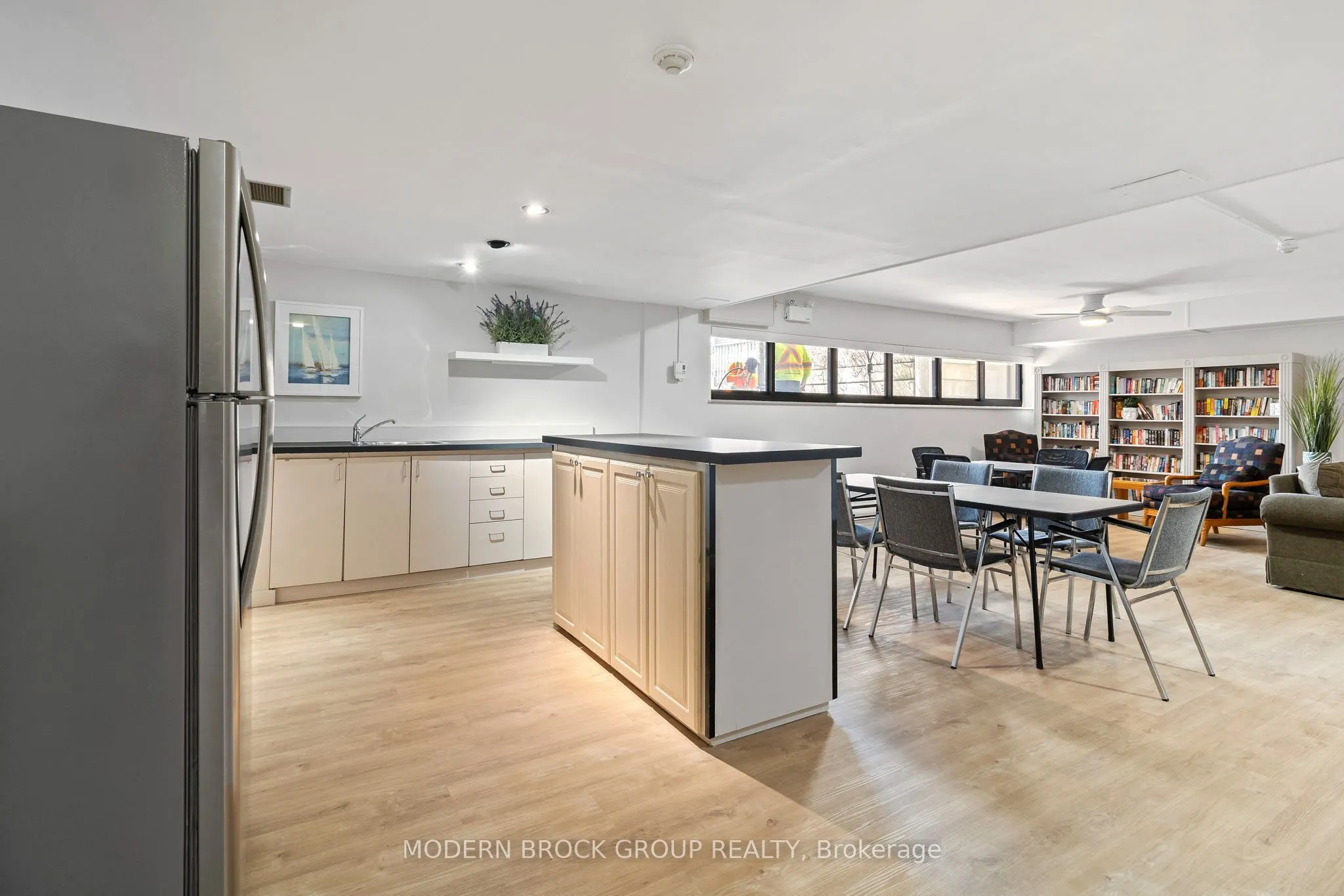 109 King Street E #902