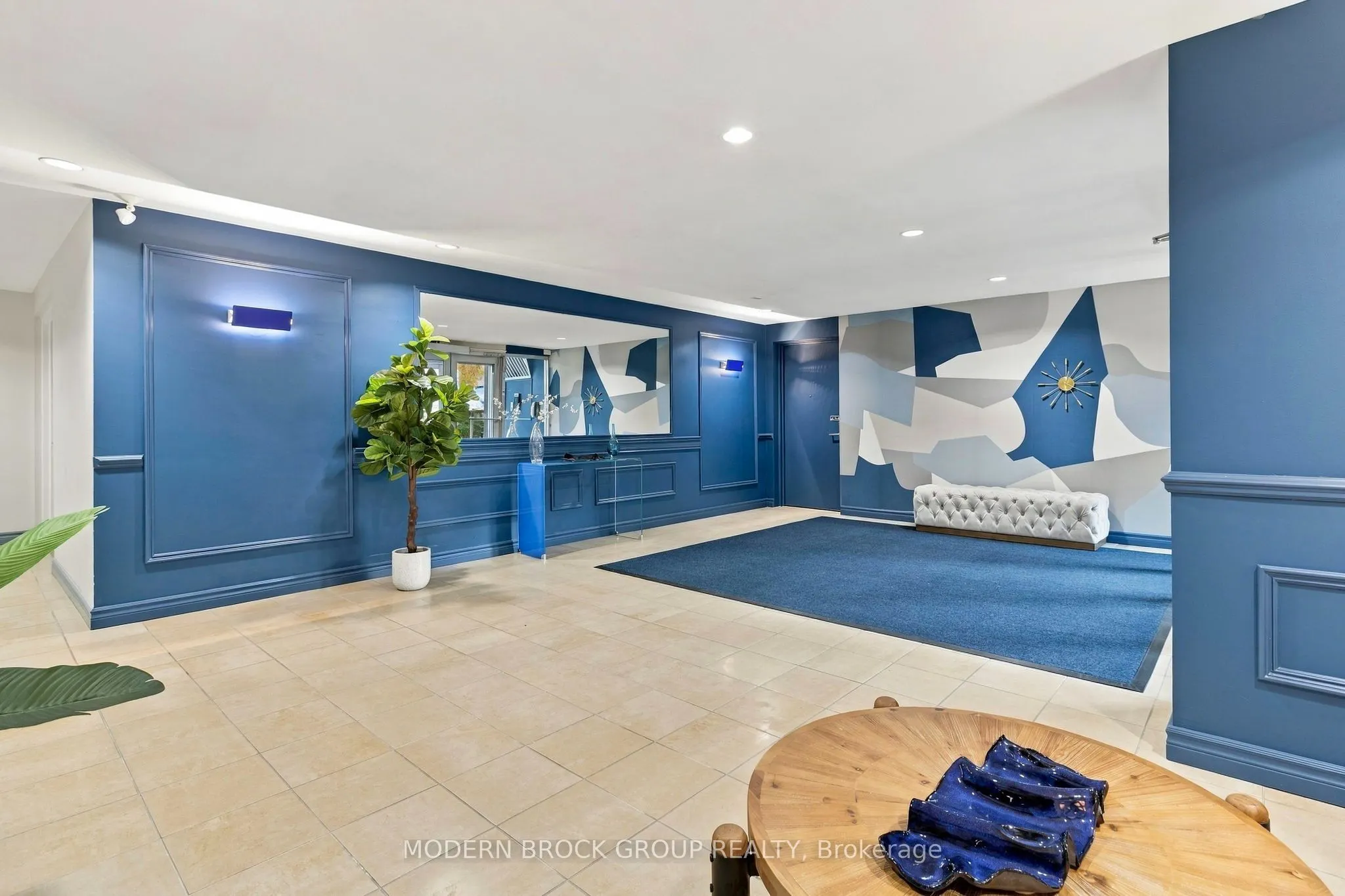 109 King Street E #902