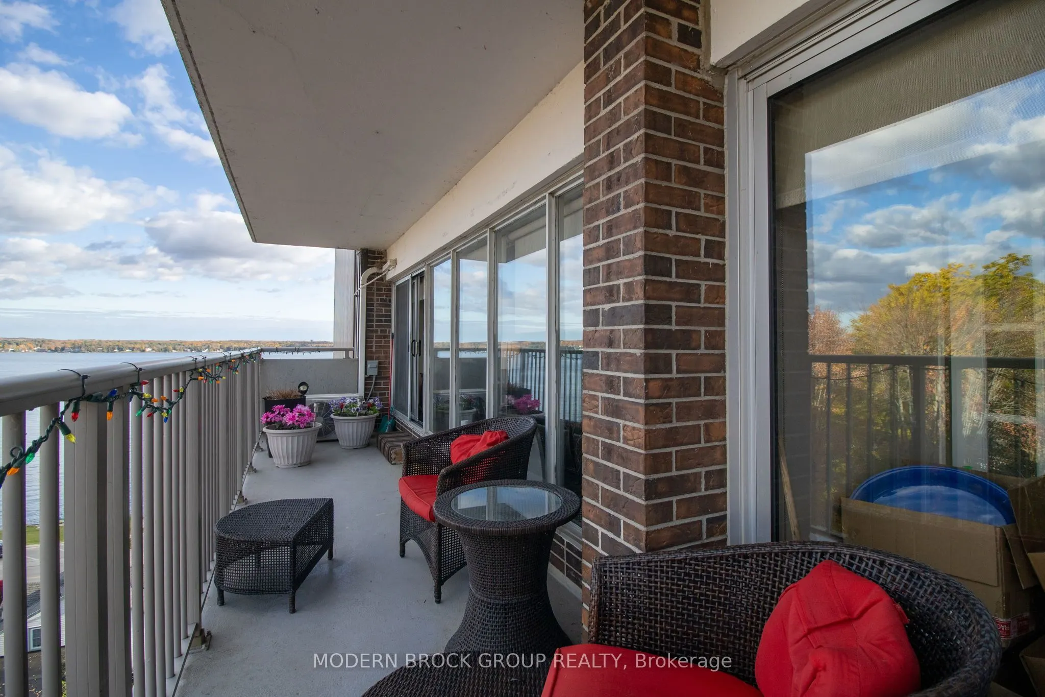 109 King Street E #902