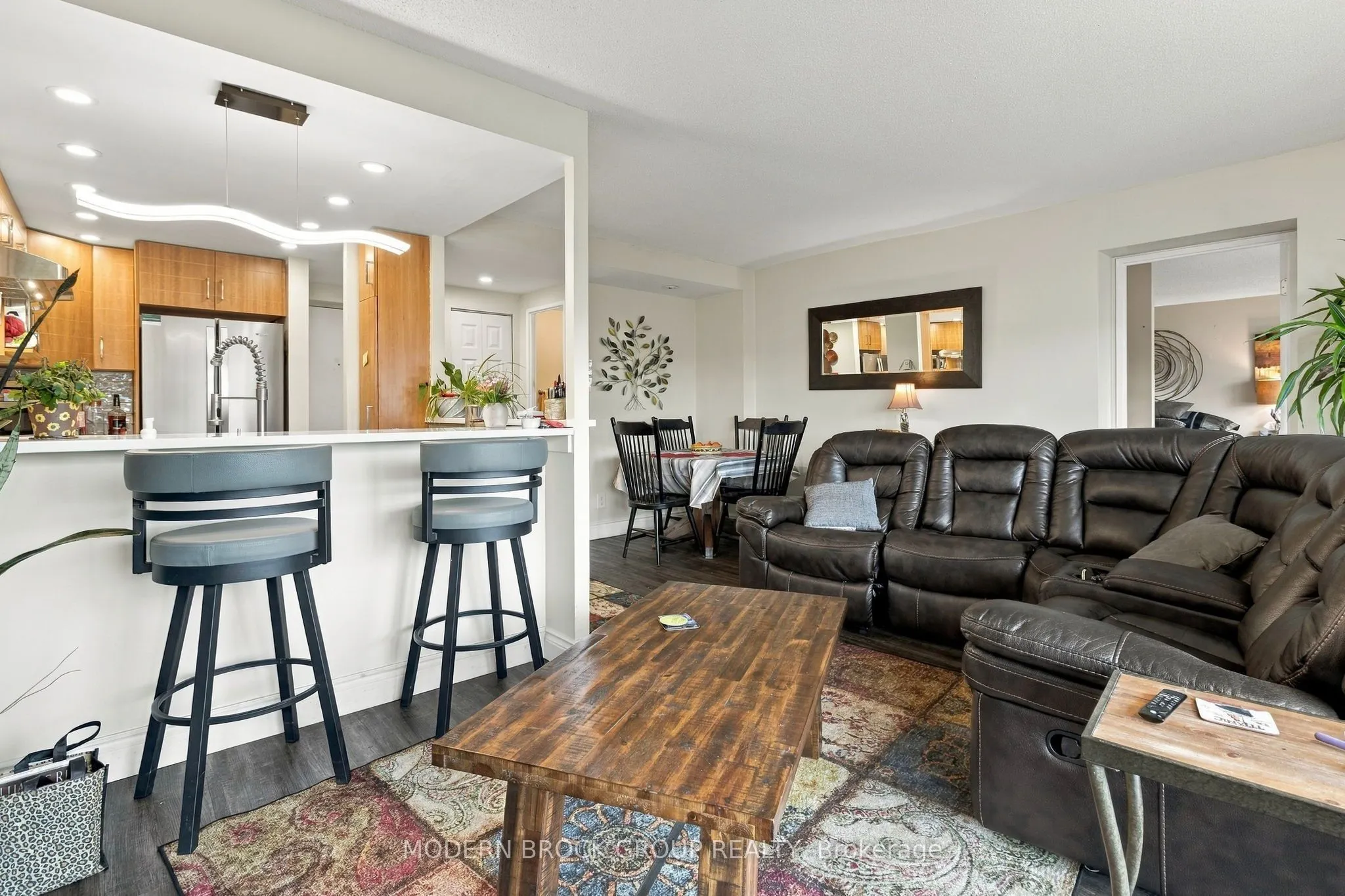 109 King Street E #902