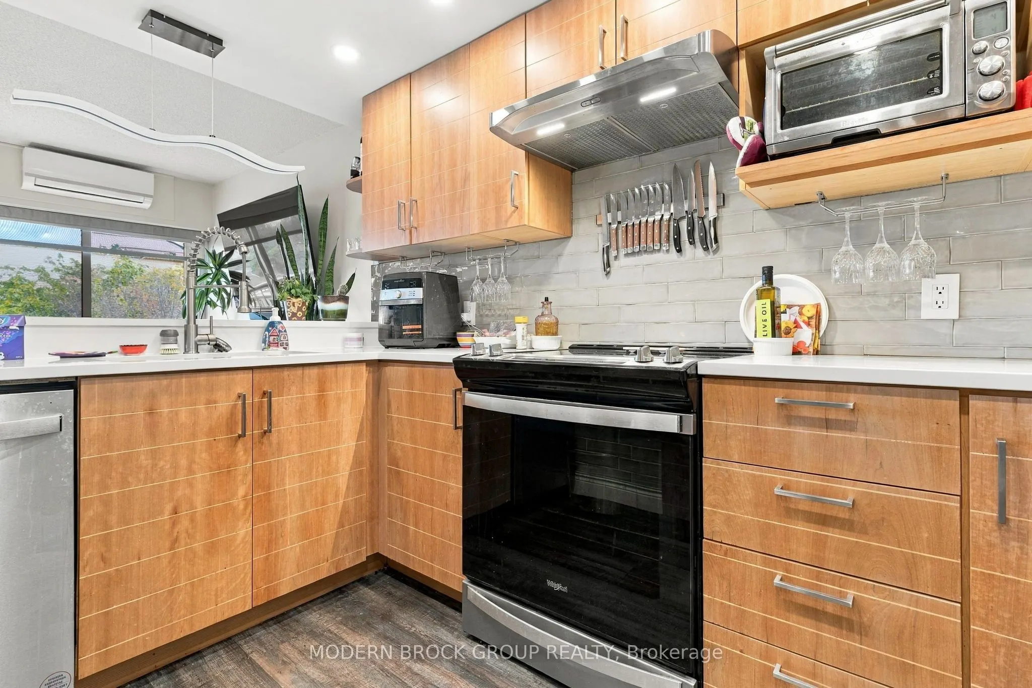 109 King Street E #902