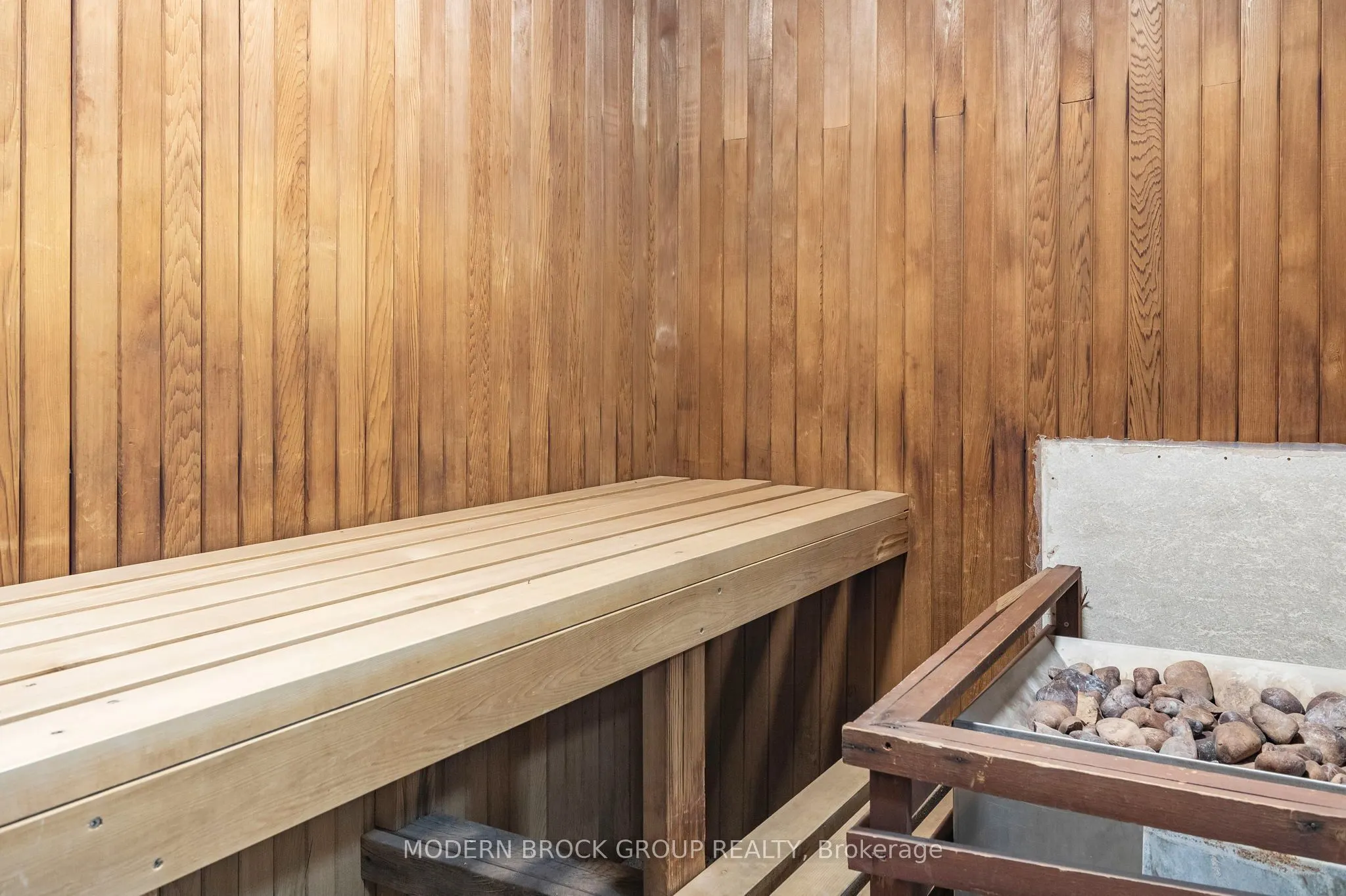109 King Street E #902