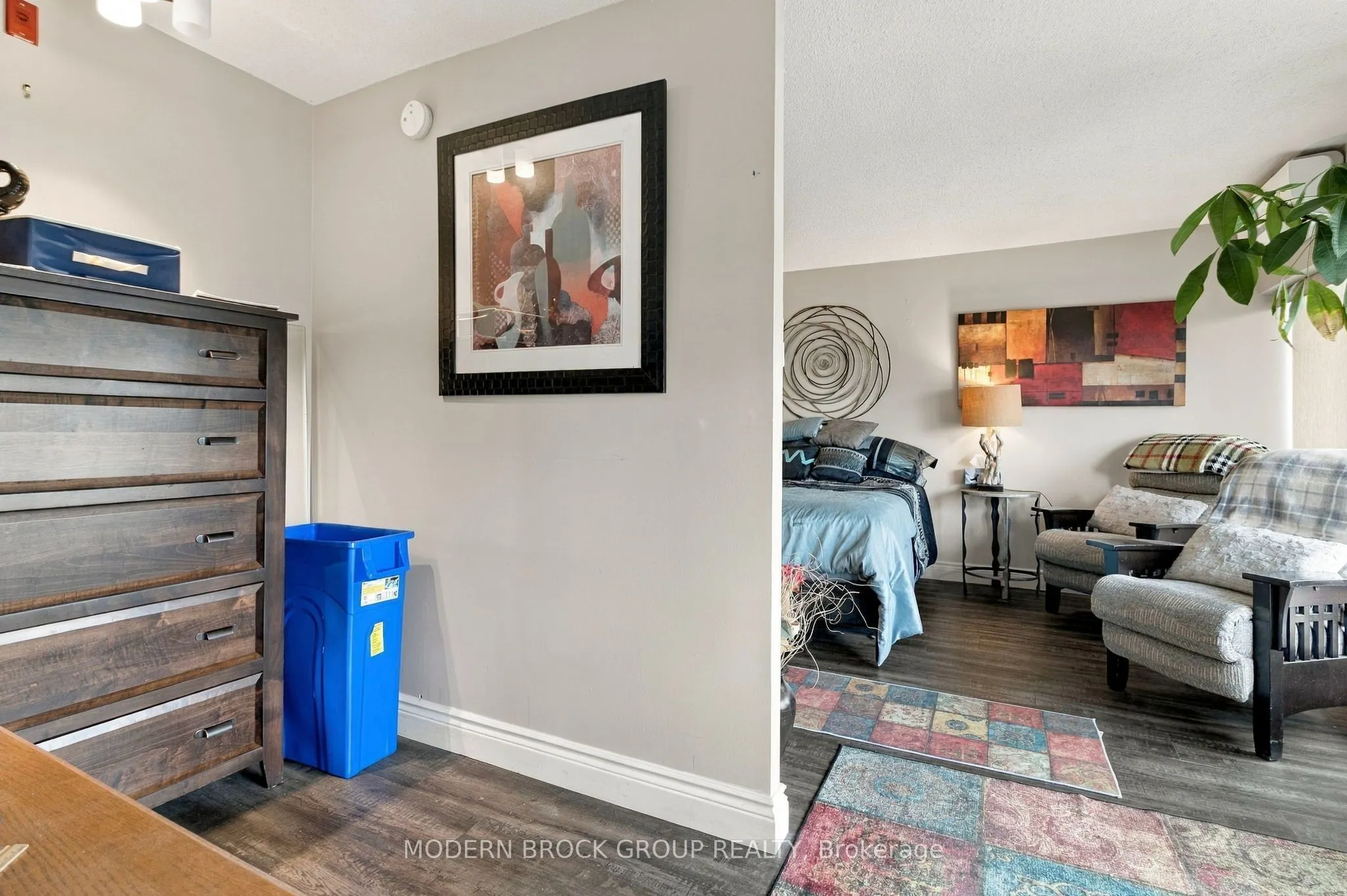 109 King Street E #902