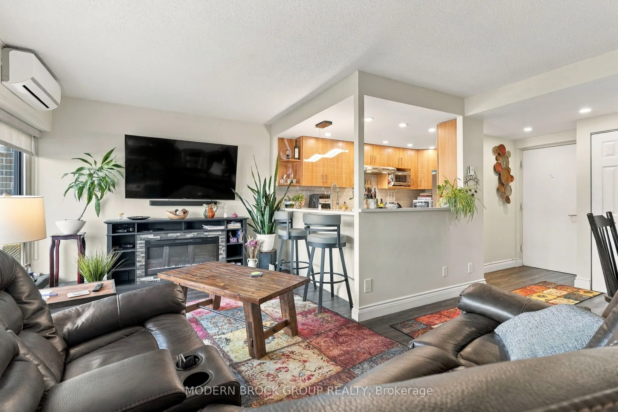 109 King Street E #902