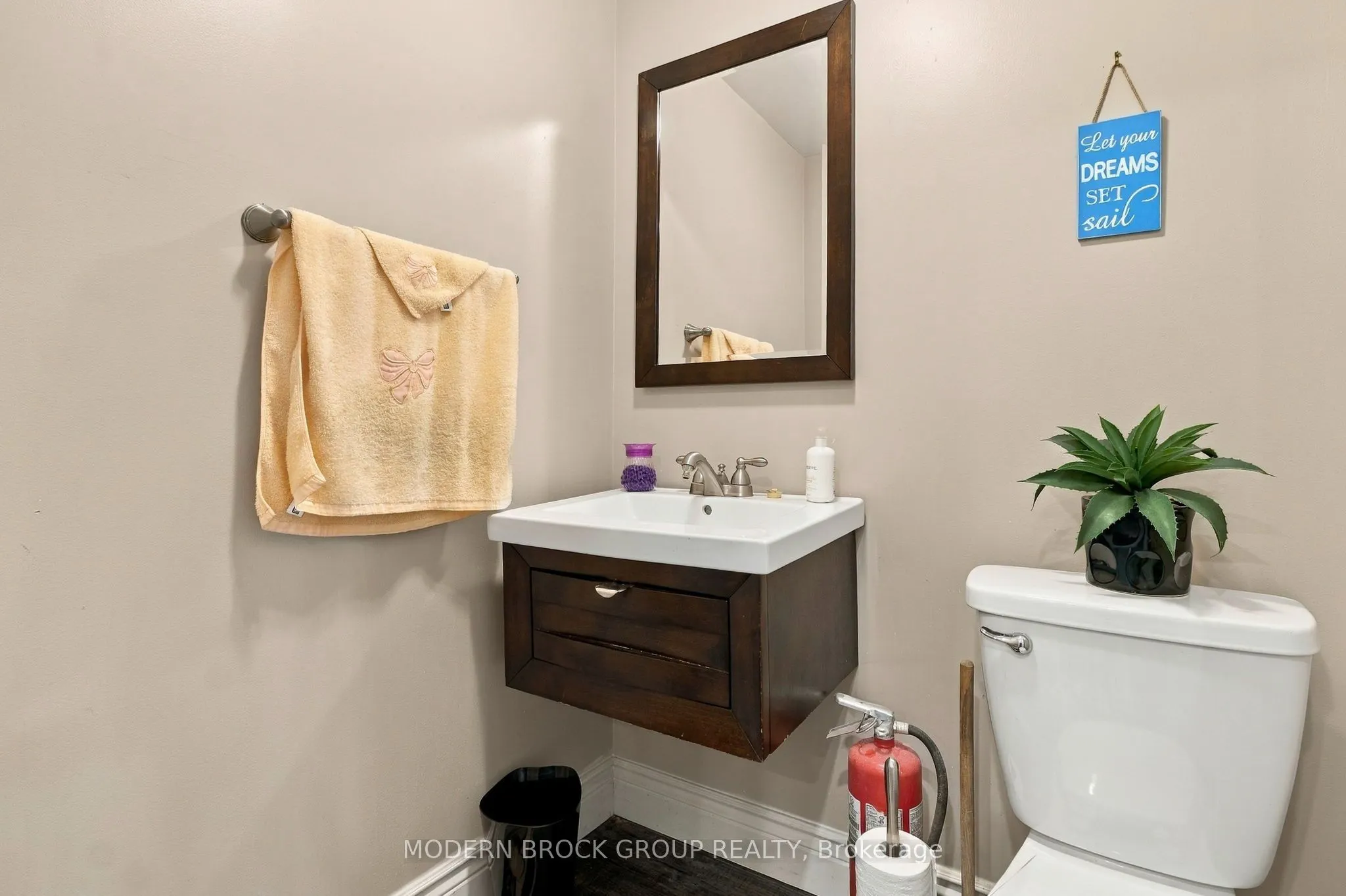 109 King Street E #902