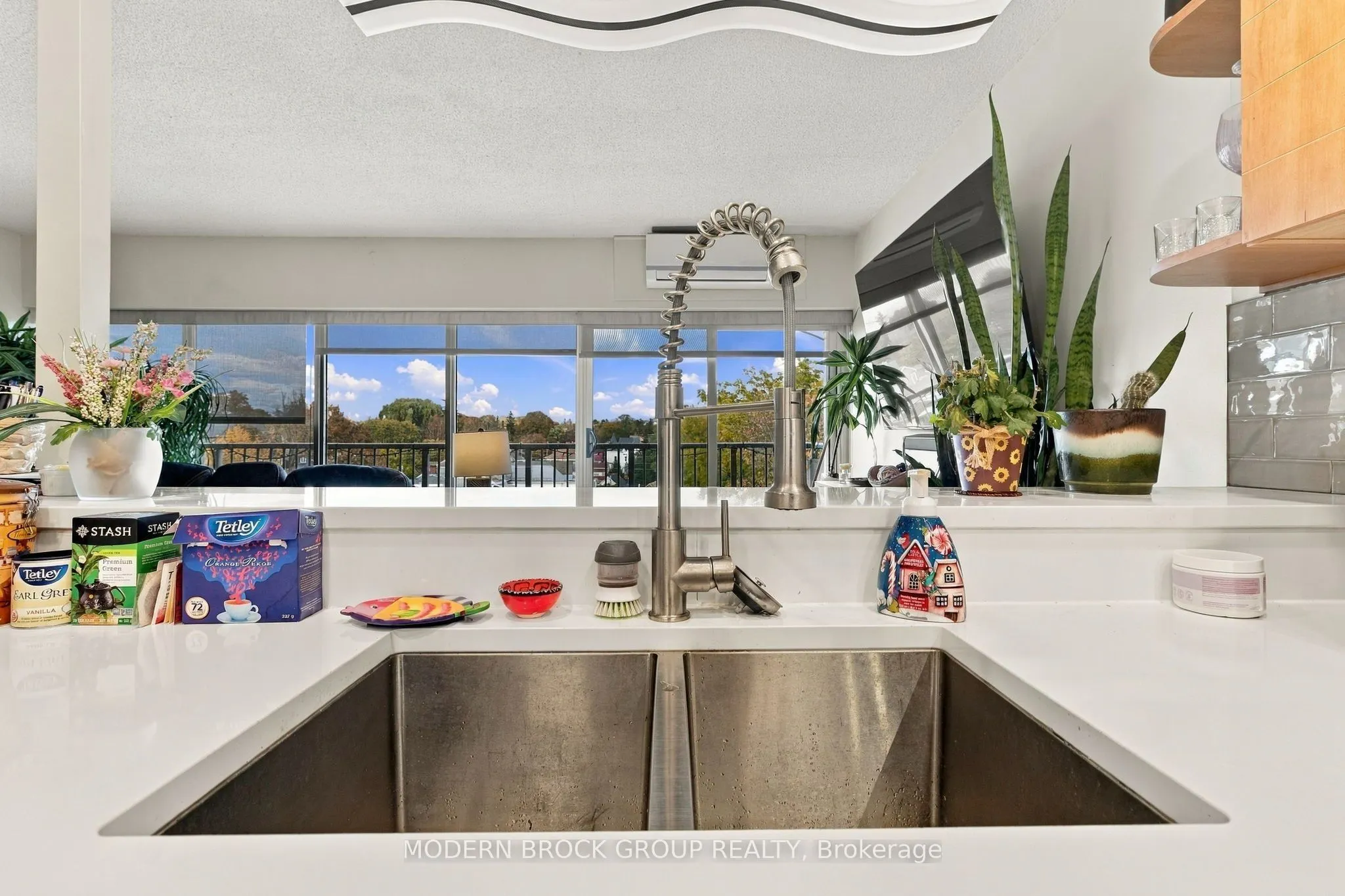 109 King Street E #902