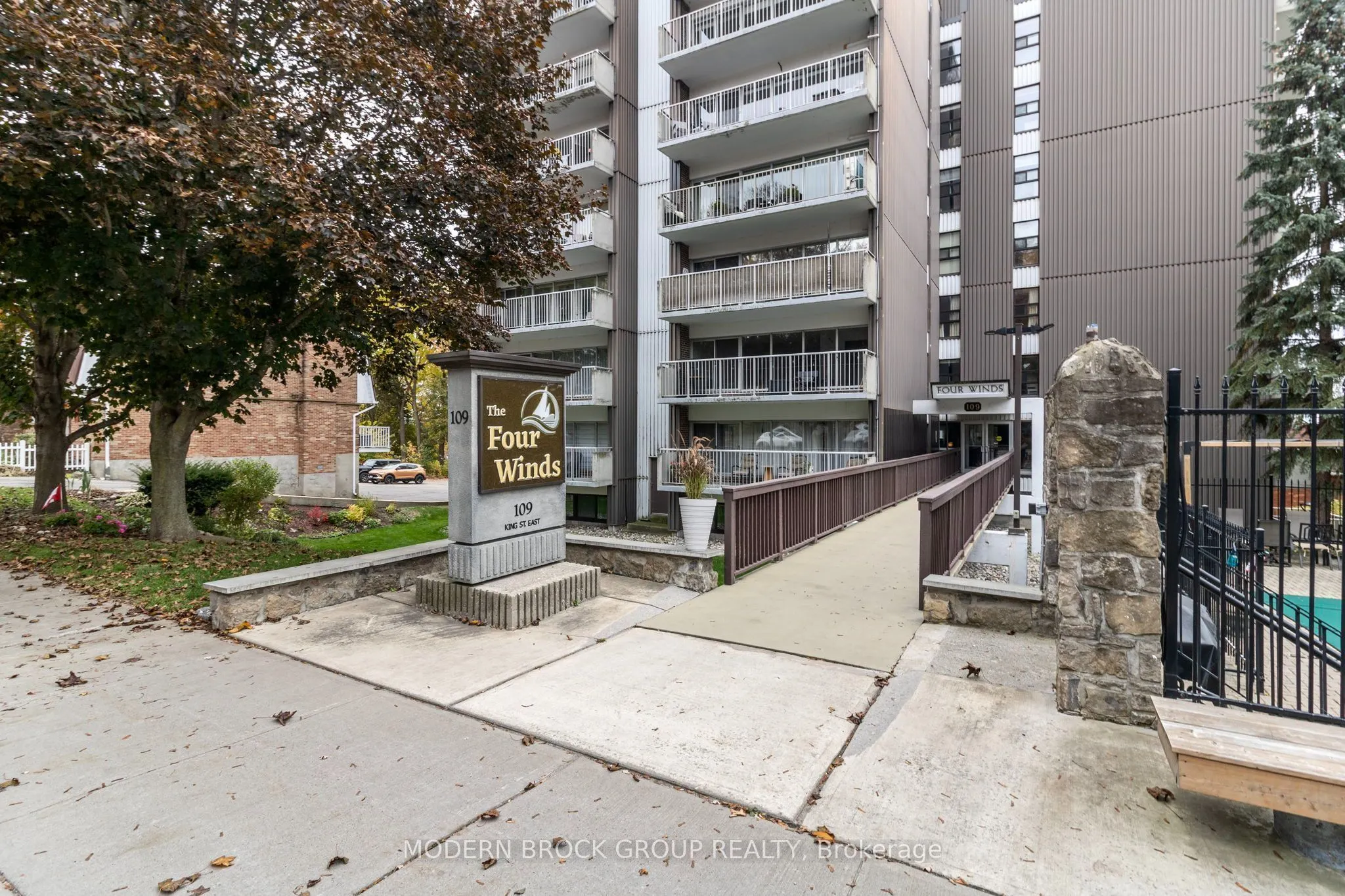 109 King Street E #902