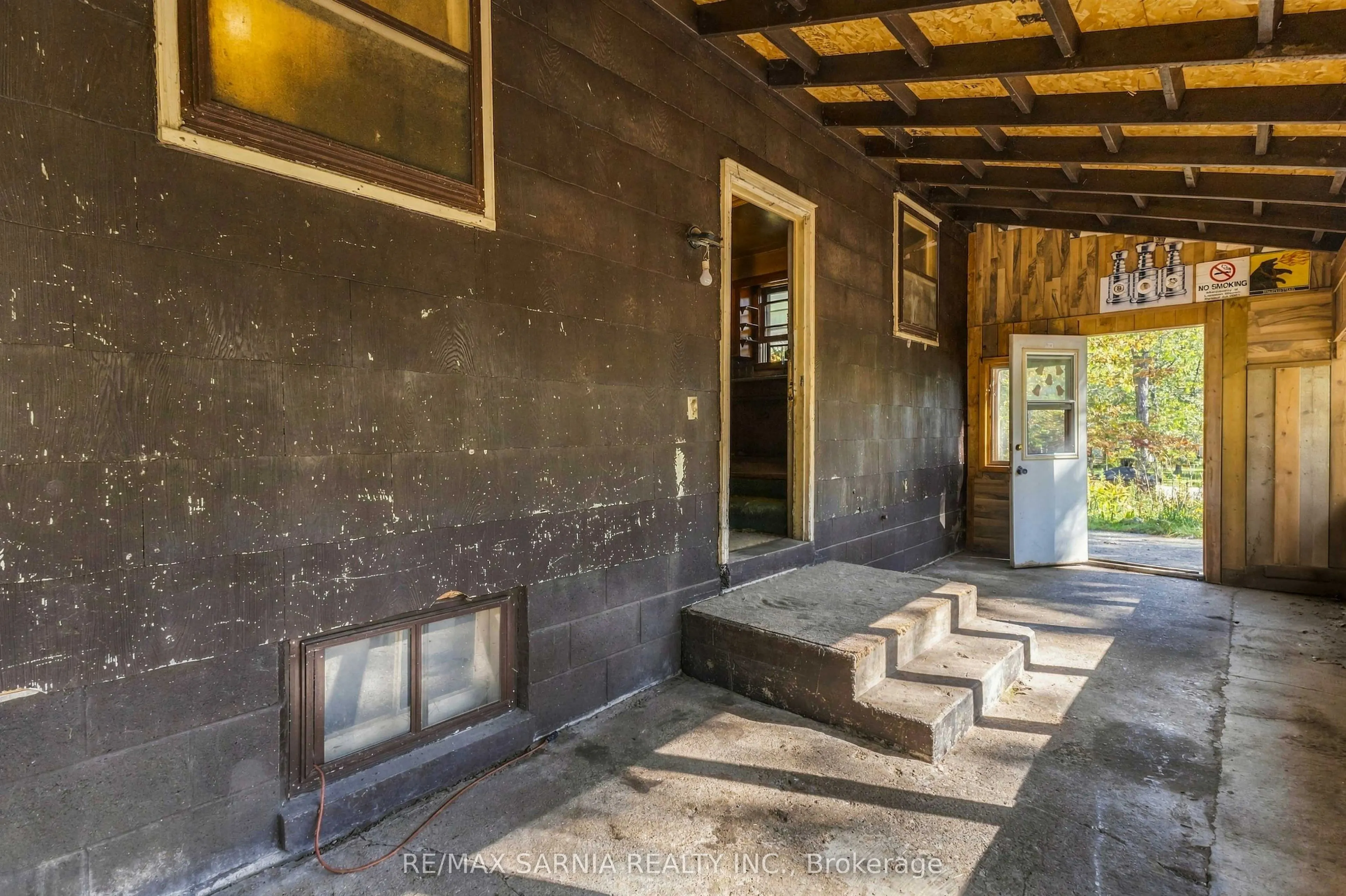 9722 LAKESHORE Road