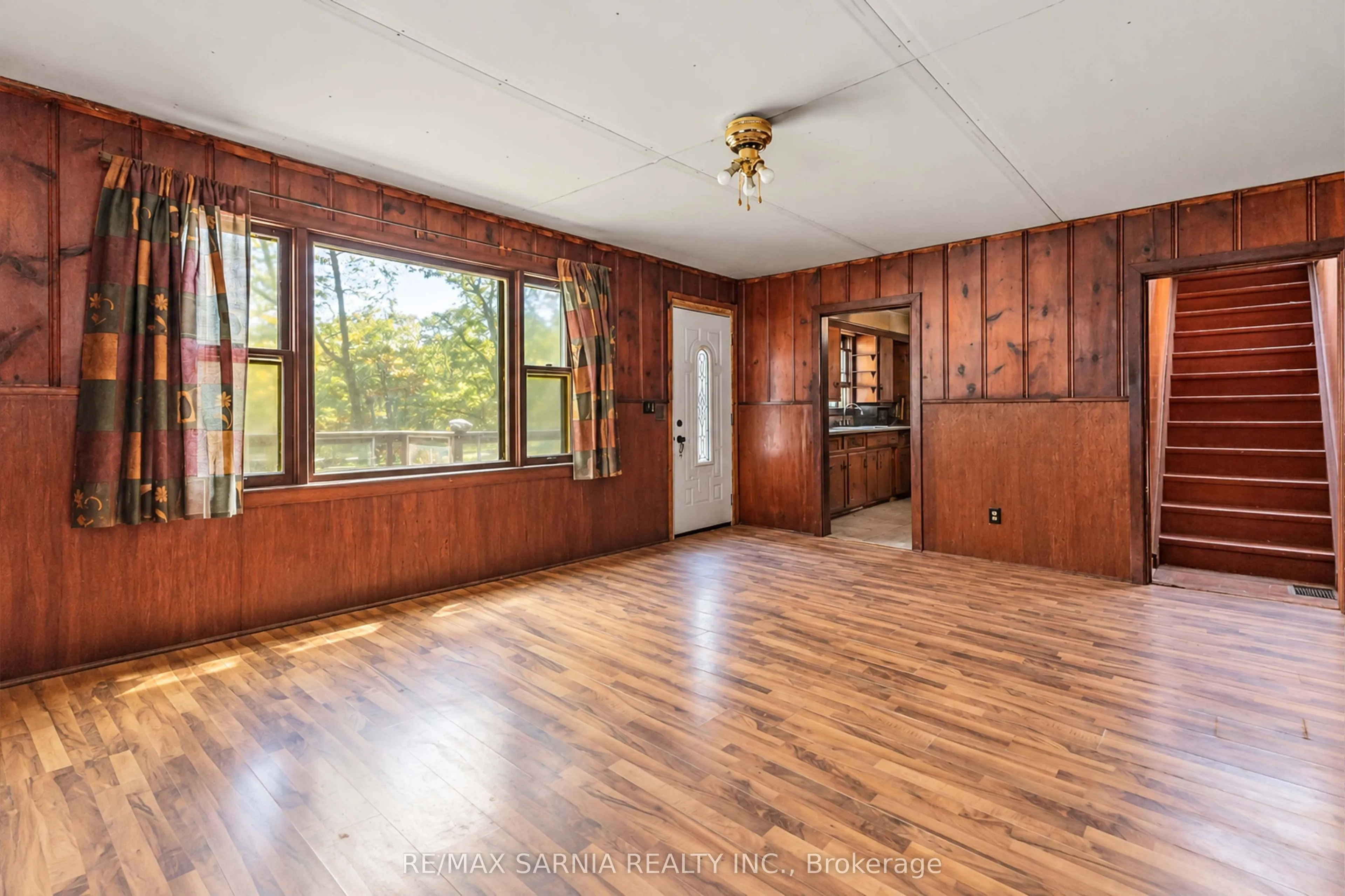9722 LAKESHORE Road