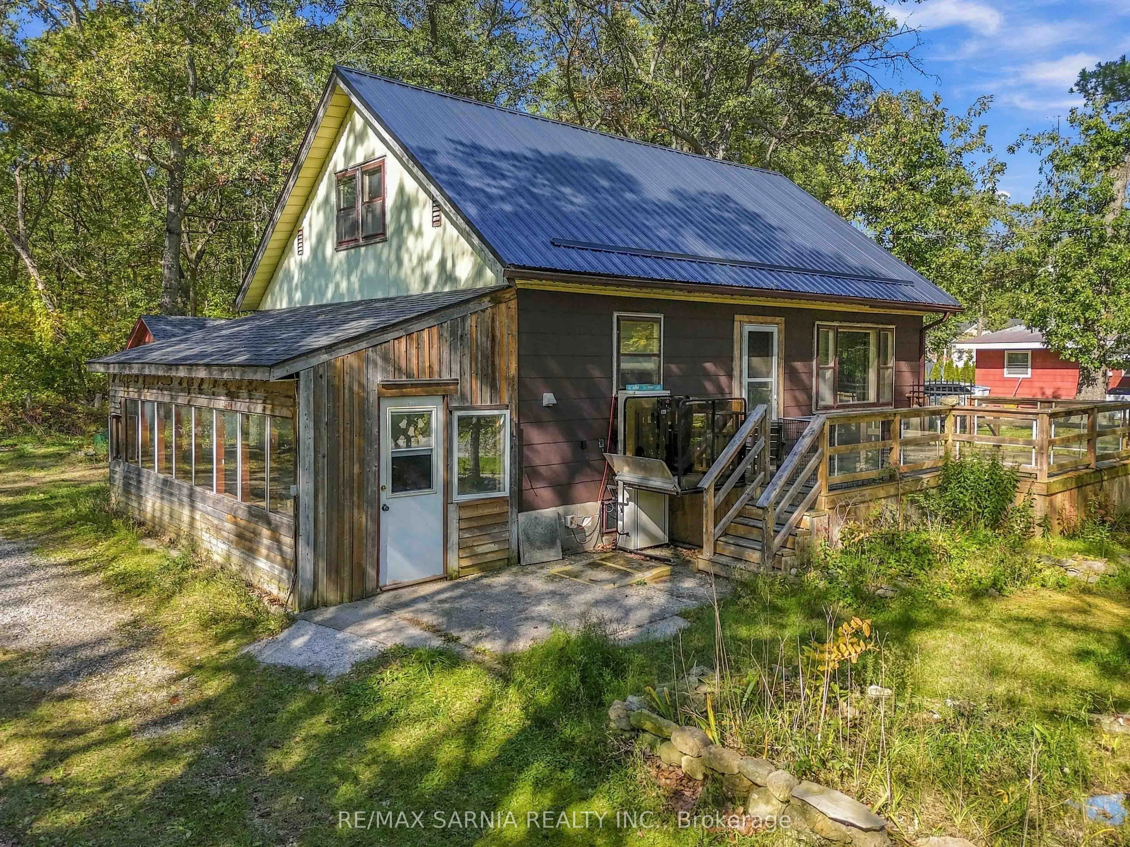 9722 LAKESHORE Road