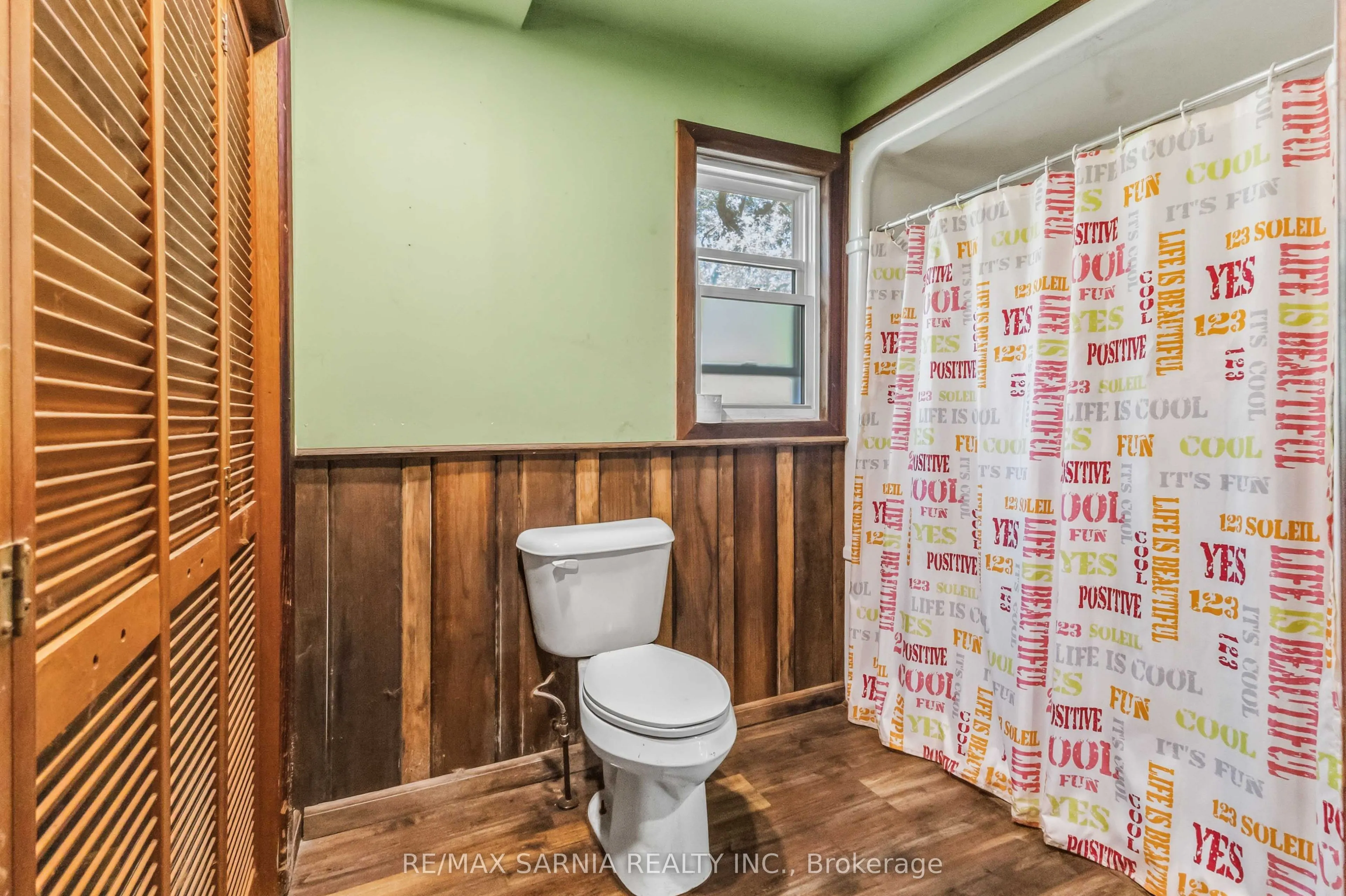 9722 LAKESHORE Road