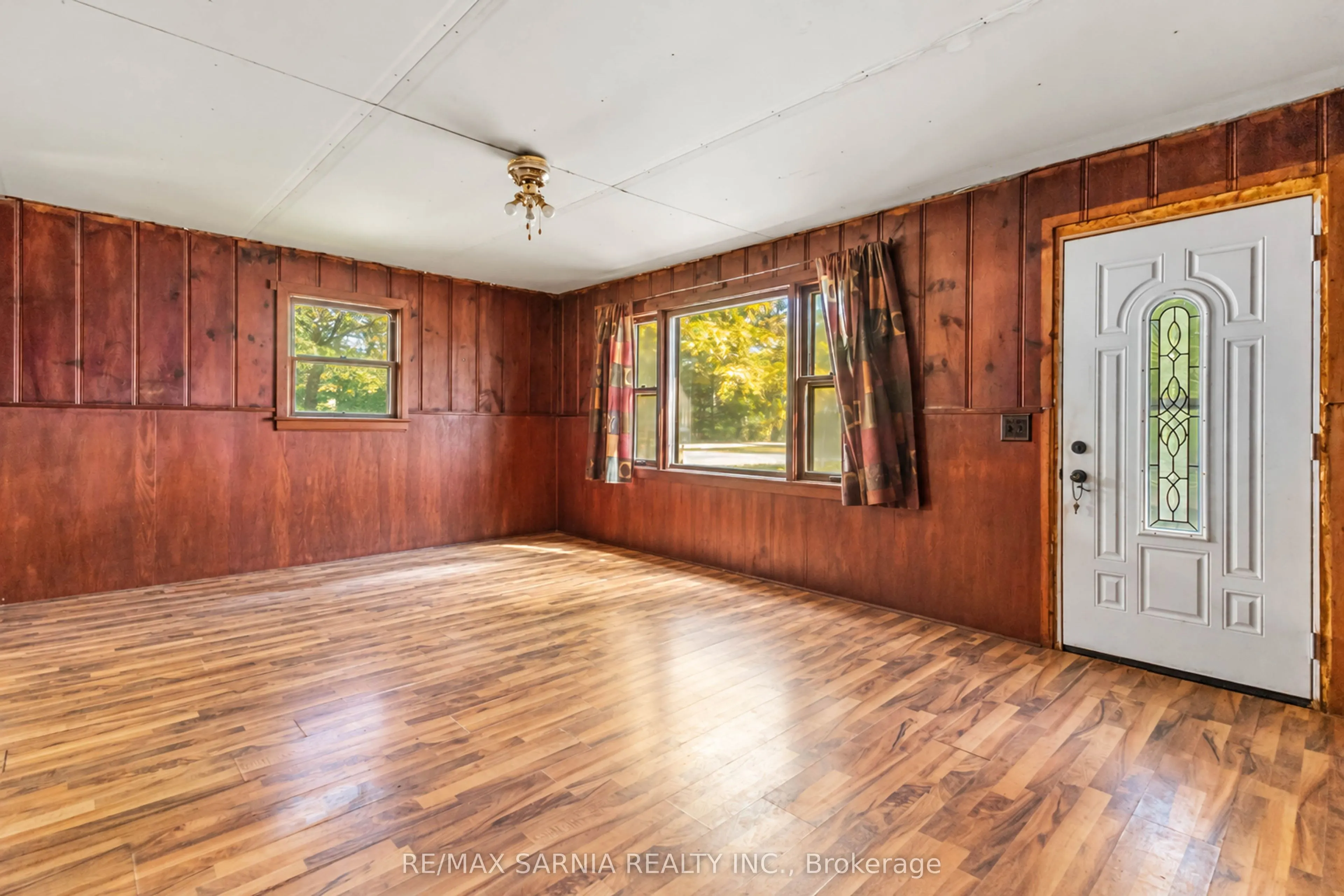 9722 LAKESHORE Road