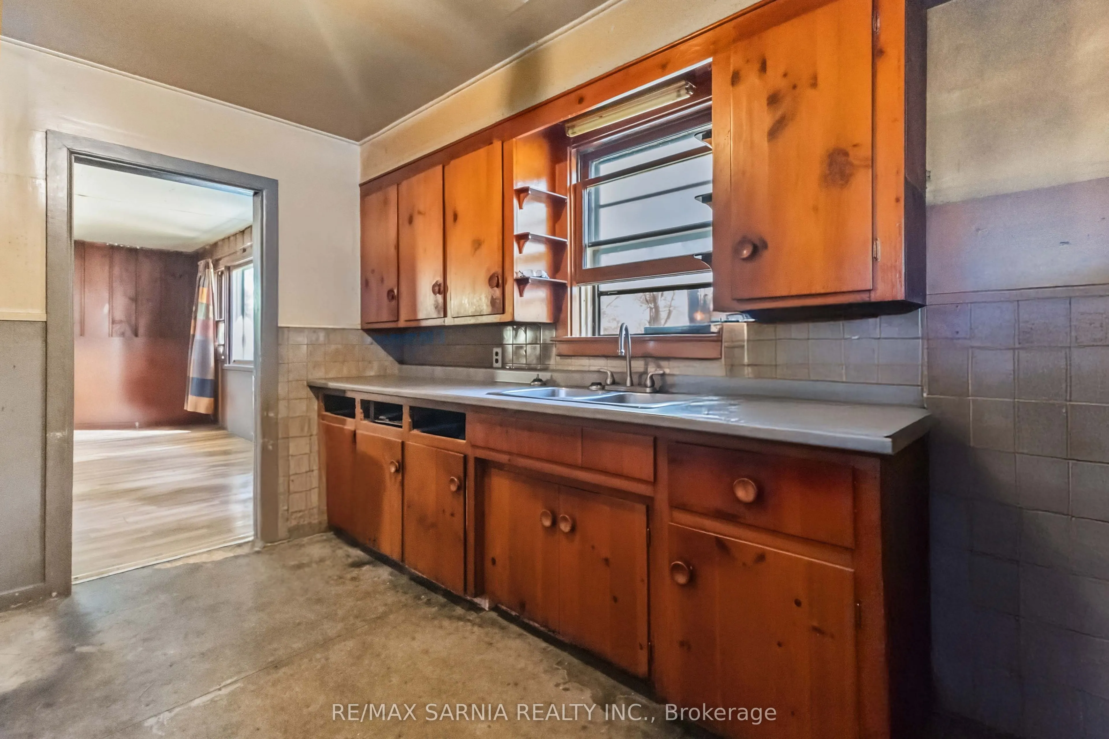 9722 LAKESHORE Road