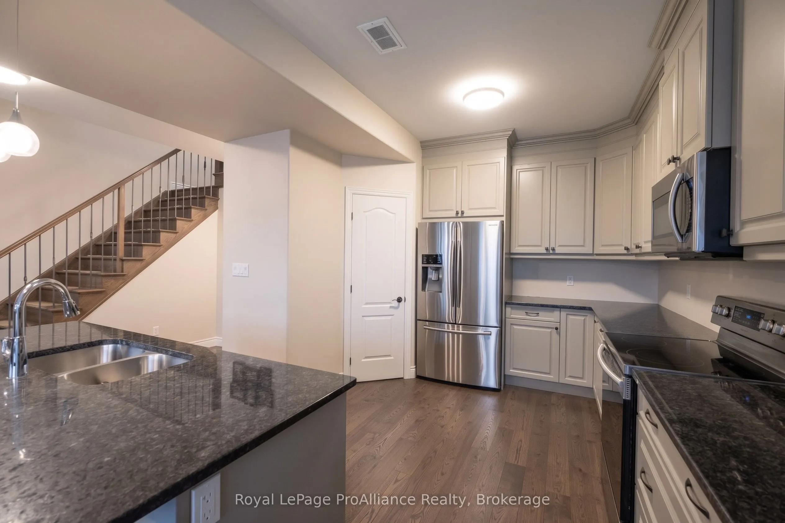 66 Farmington Crescent