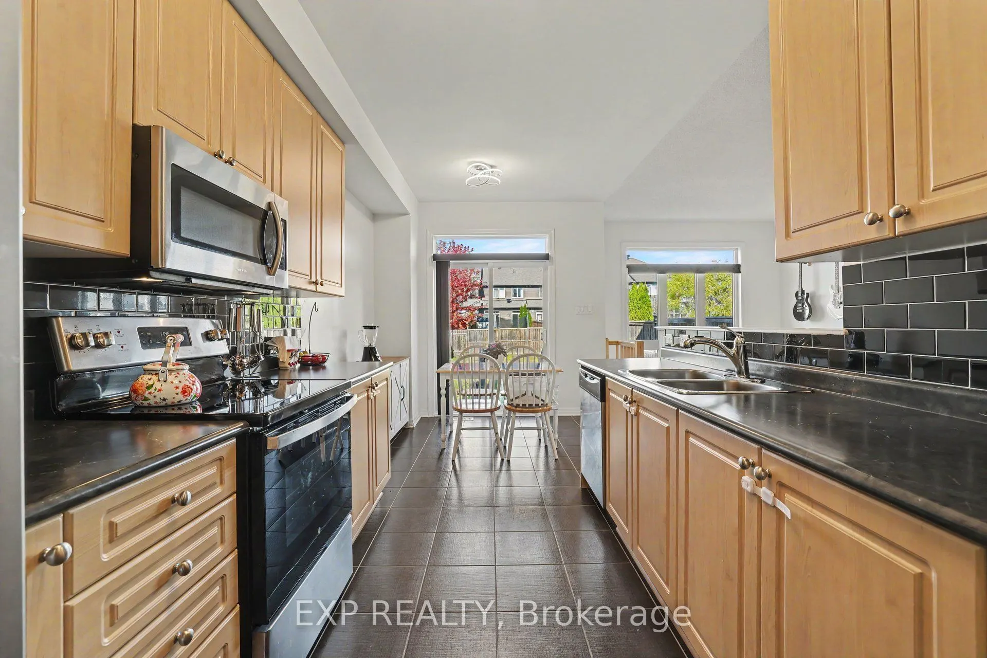 115 Hawkshaw Crescent