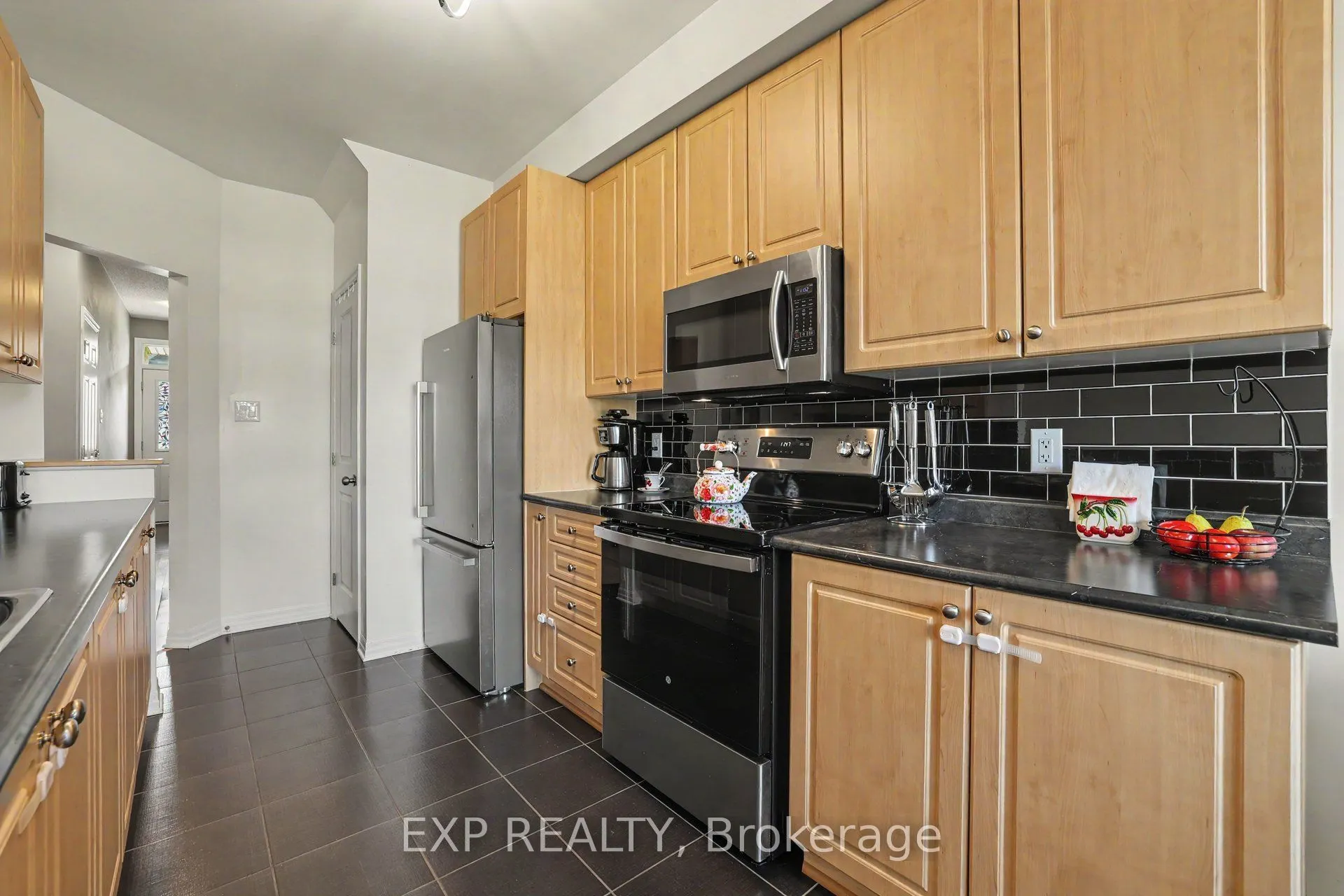 115 Hawkshaw Crescent