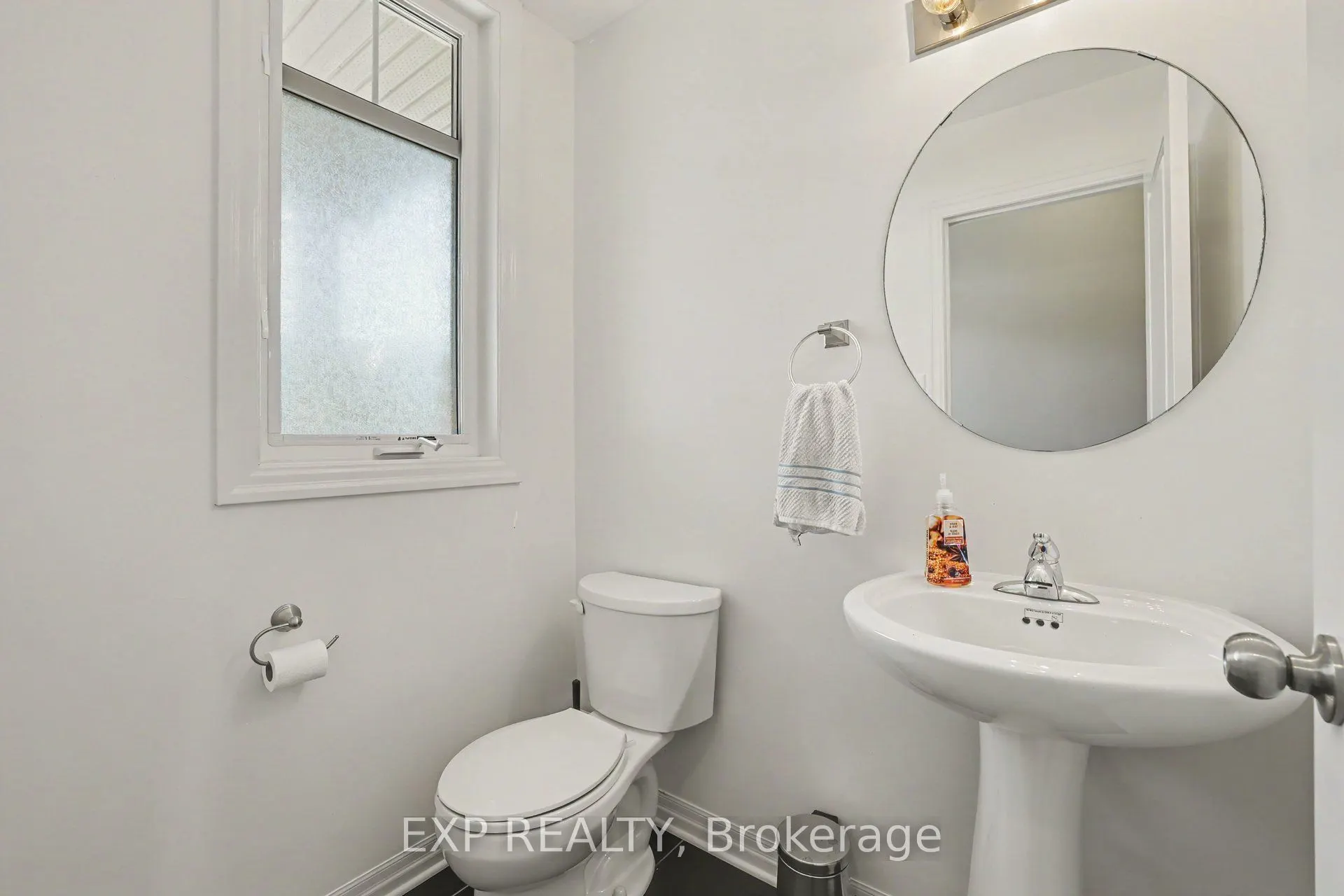 115 Hawkshaw Crescent
