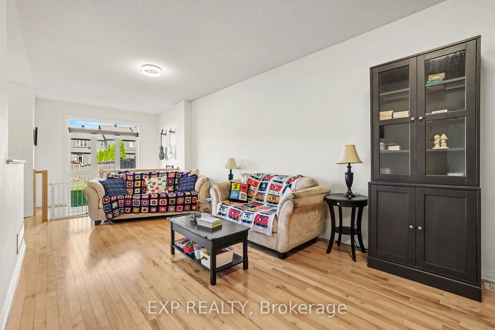 115 Hawkshaw Crescent