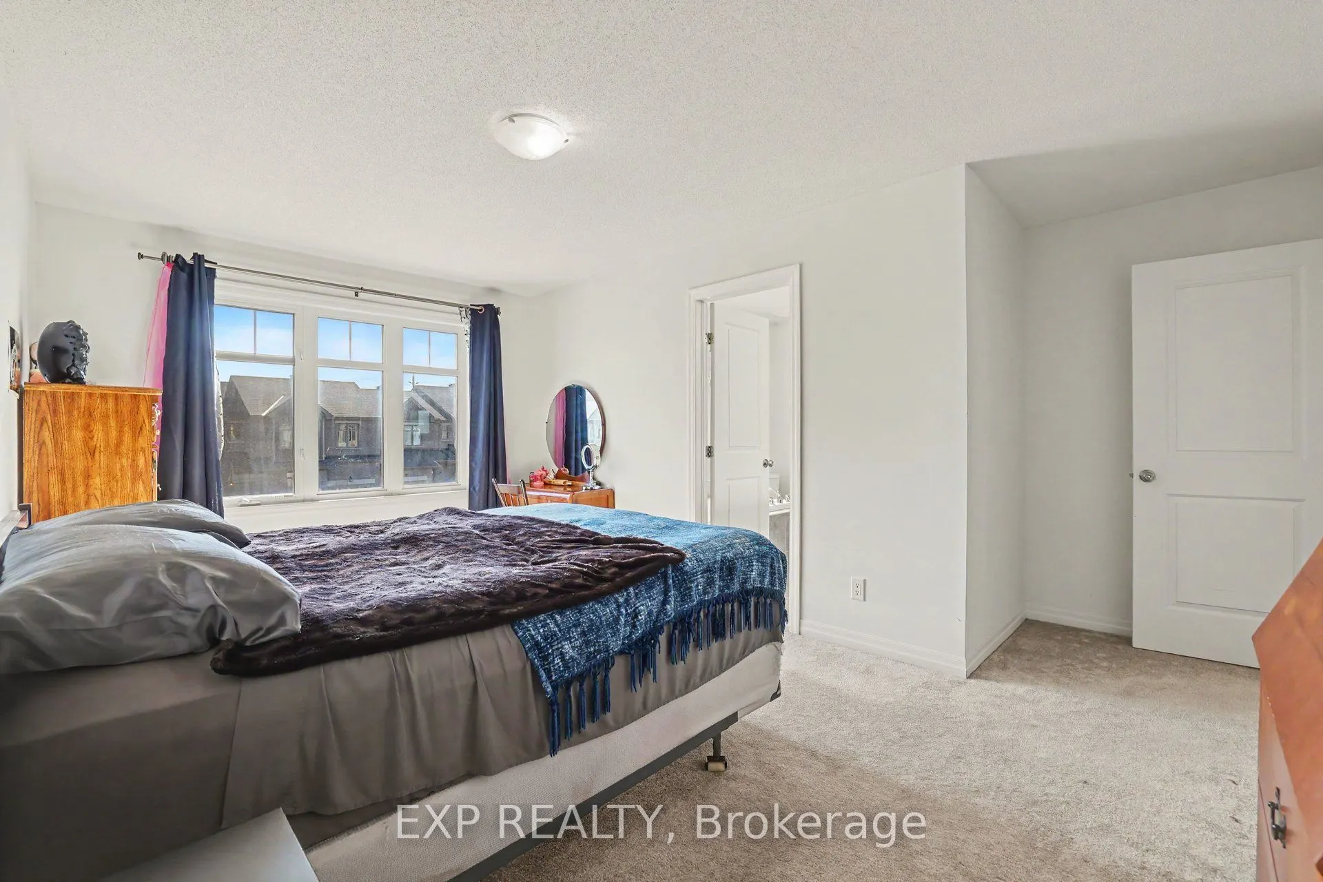 115 Hawkshaw Crescent